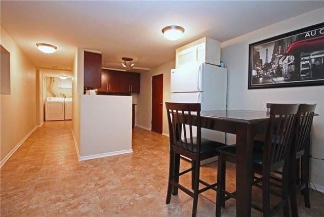 245 windsor Street Bsmt, Oshawa, ON L1H 6G5