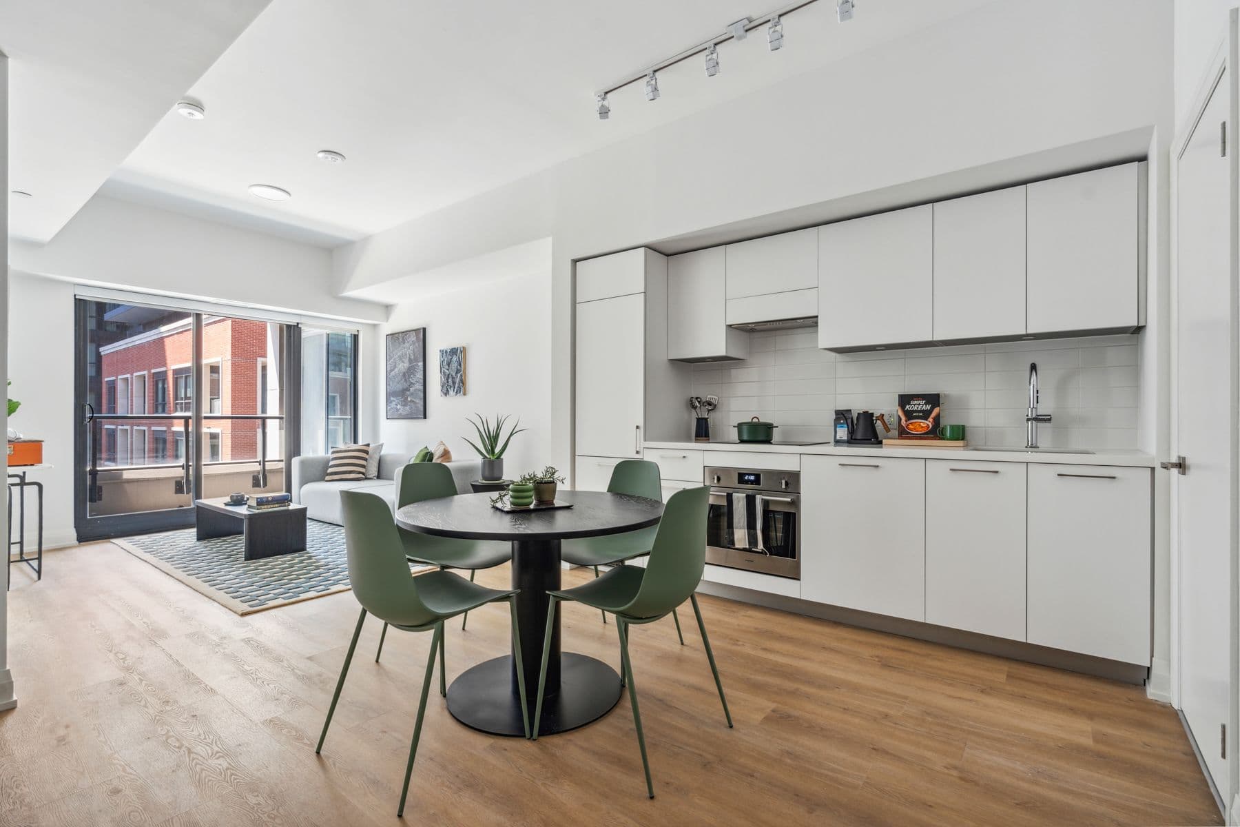 36 Brentcliffe Road 306, Toronto C11, ON M4G 0E1