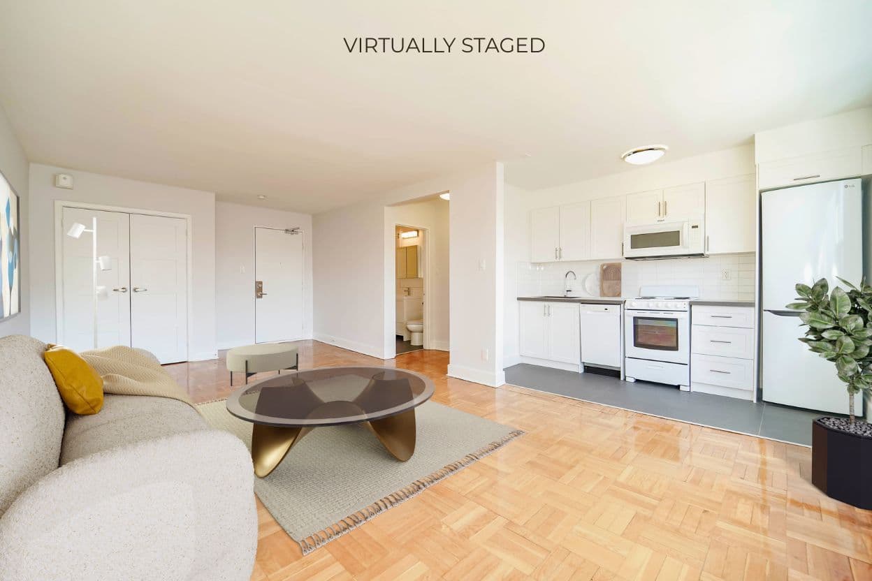 1545 Bathurst Street 404, Toronto C03, ON M5P 3H6