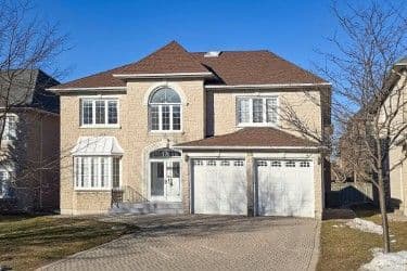 18 Hillsborough Court, Richmond Hill, ON L4B 3X3