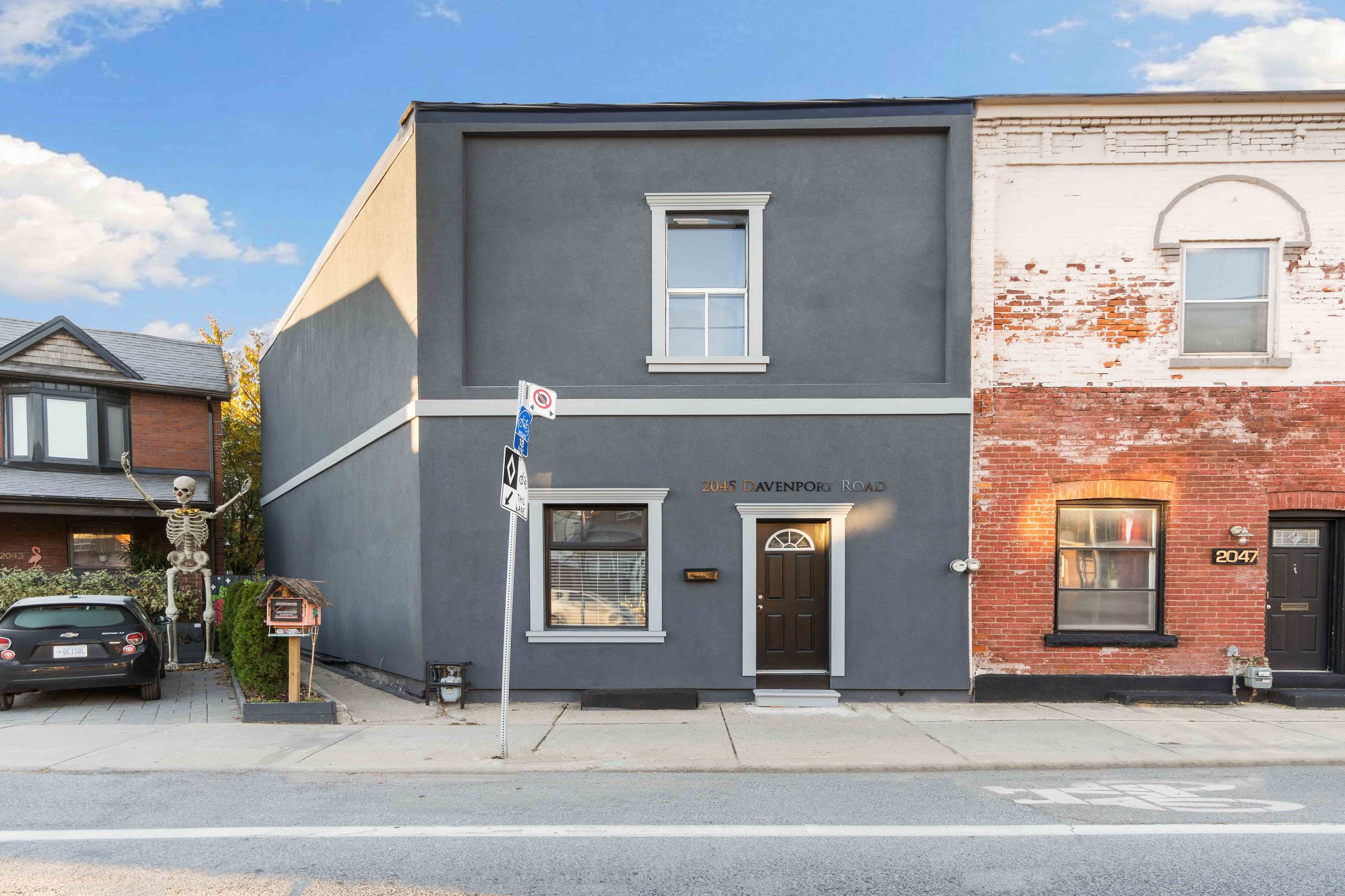 2045 Davenport Road, Toronto W03, ON M6N 1C5