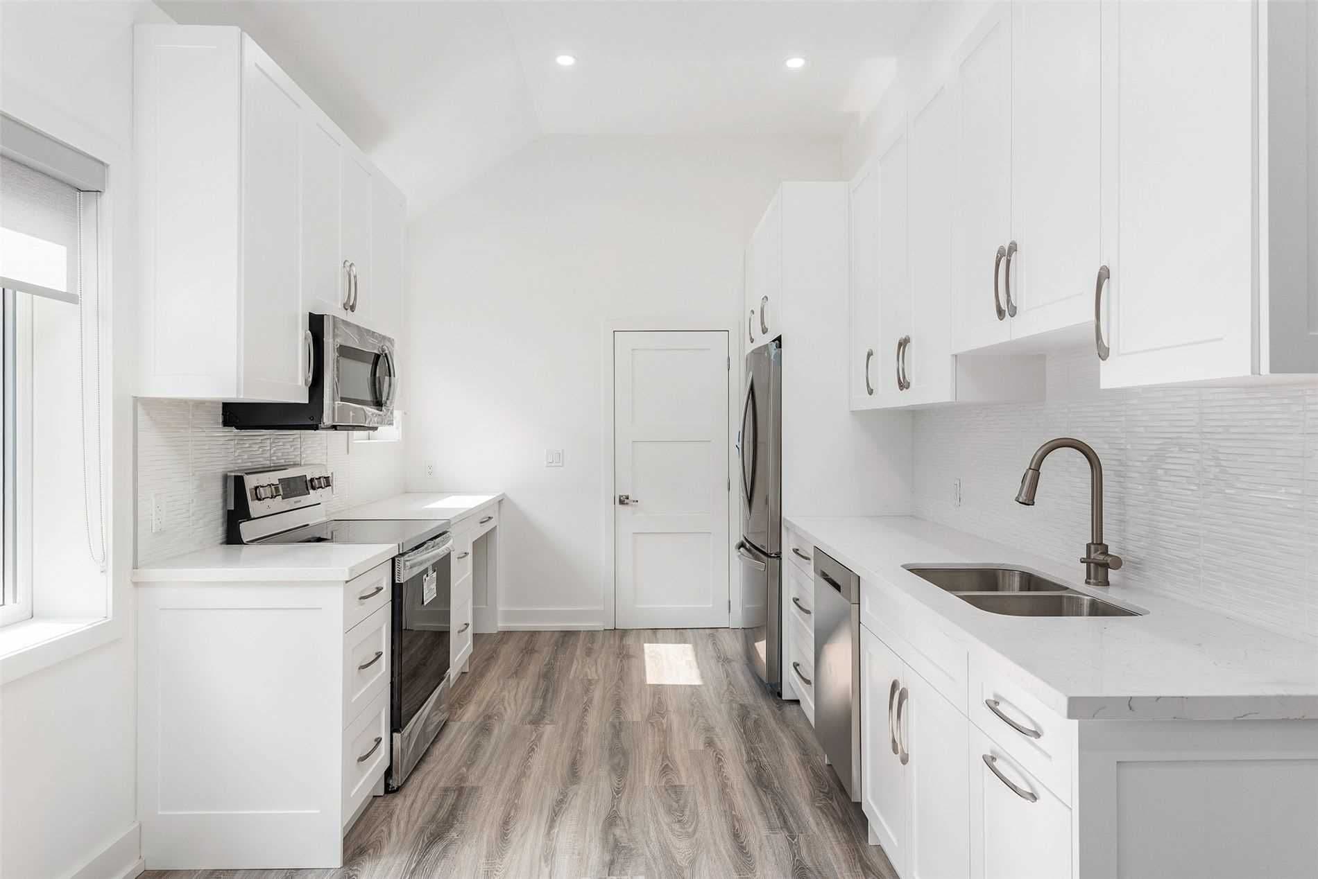 76 Lawrence Avenue W, Toronto C04, ON M5M 1A6