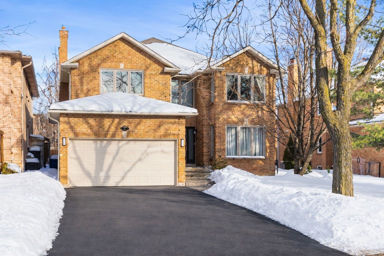 27 Savoy Crescent, Vaughan, ON L4J 7W3