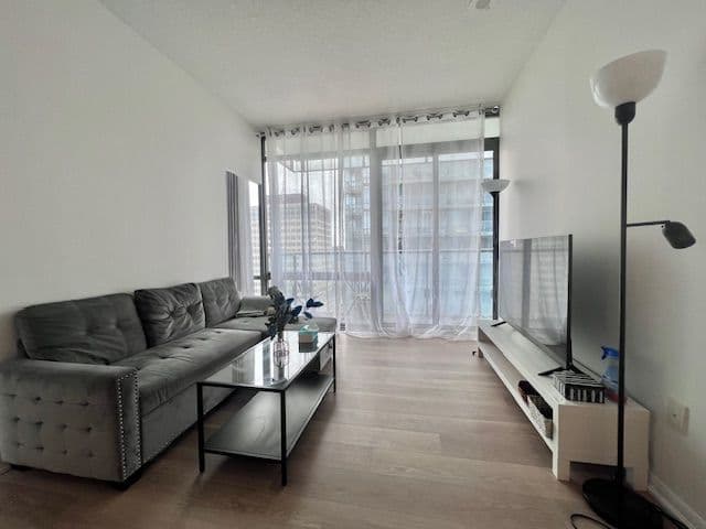 38 Grenville Street 2601, Toronto C01, ON M4Y 1A5