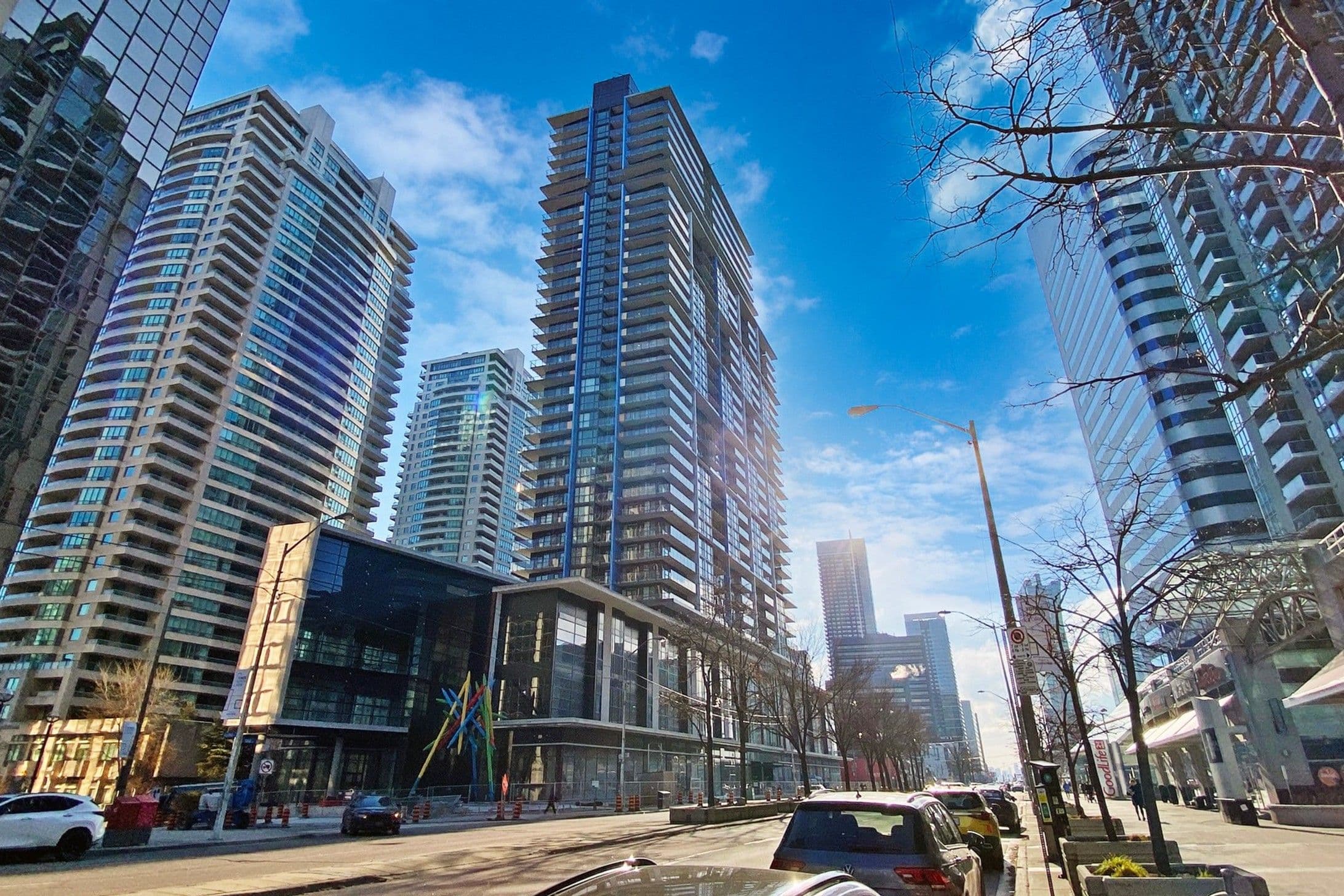 4955 Yonge Street 2117, Toronto C14, ON M2N 0L8