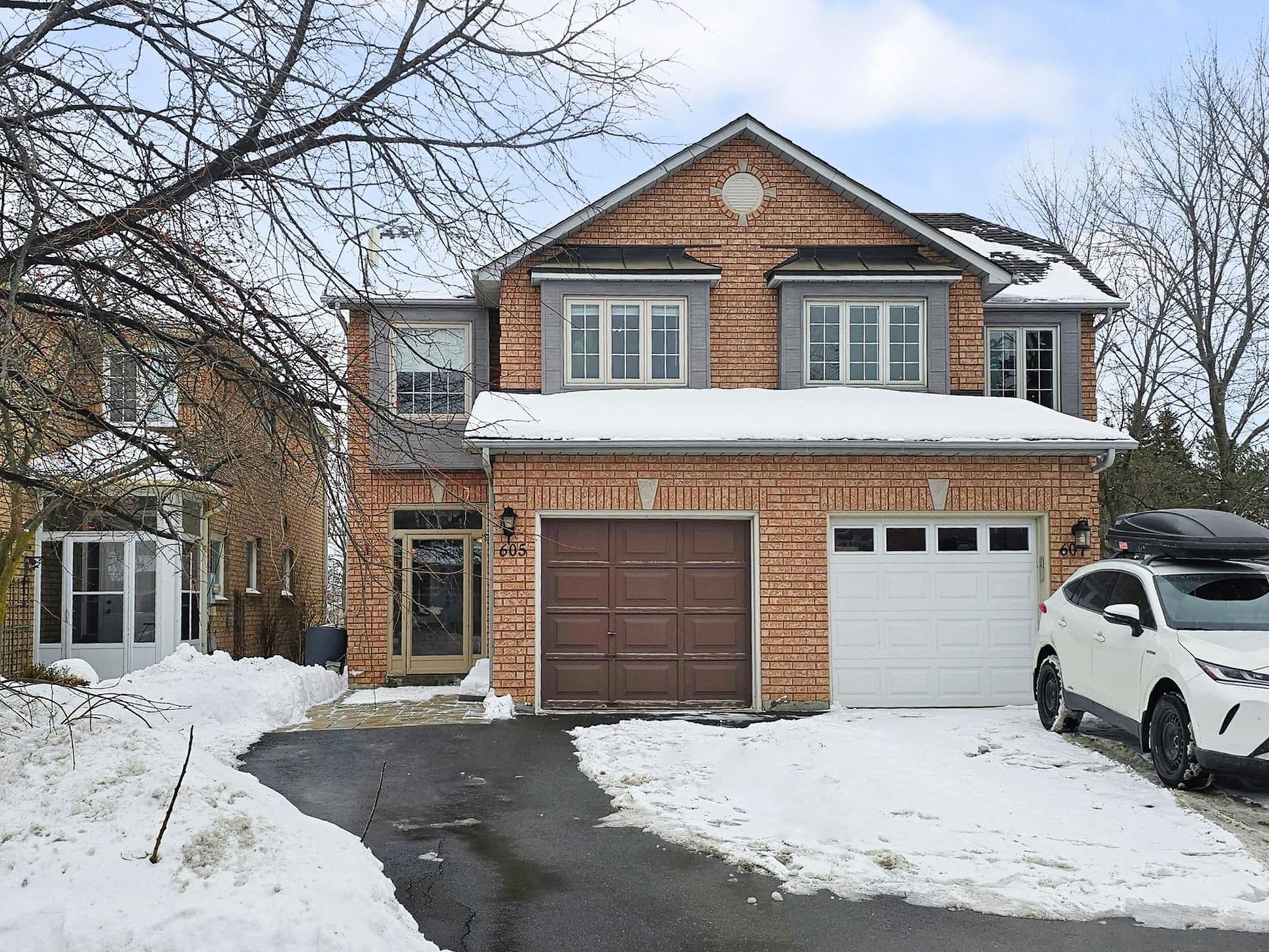 605 Willowick Drive, Newmarket, ON L3X 2A9