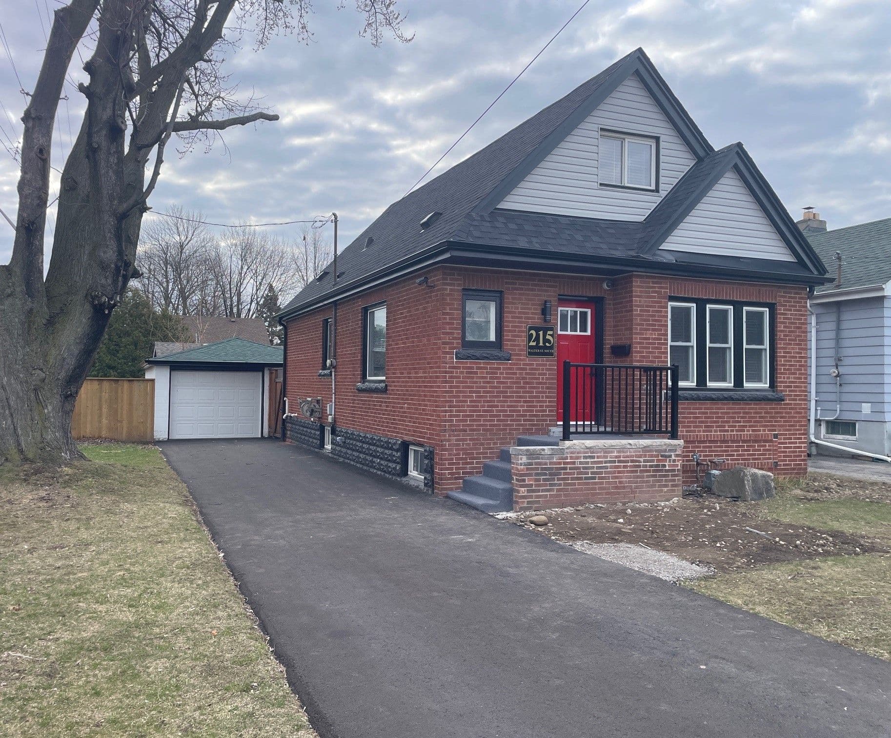 215 Walter Avenue S, Hamilton, ON L8K 3L3