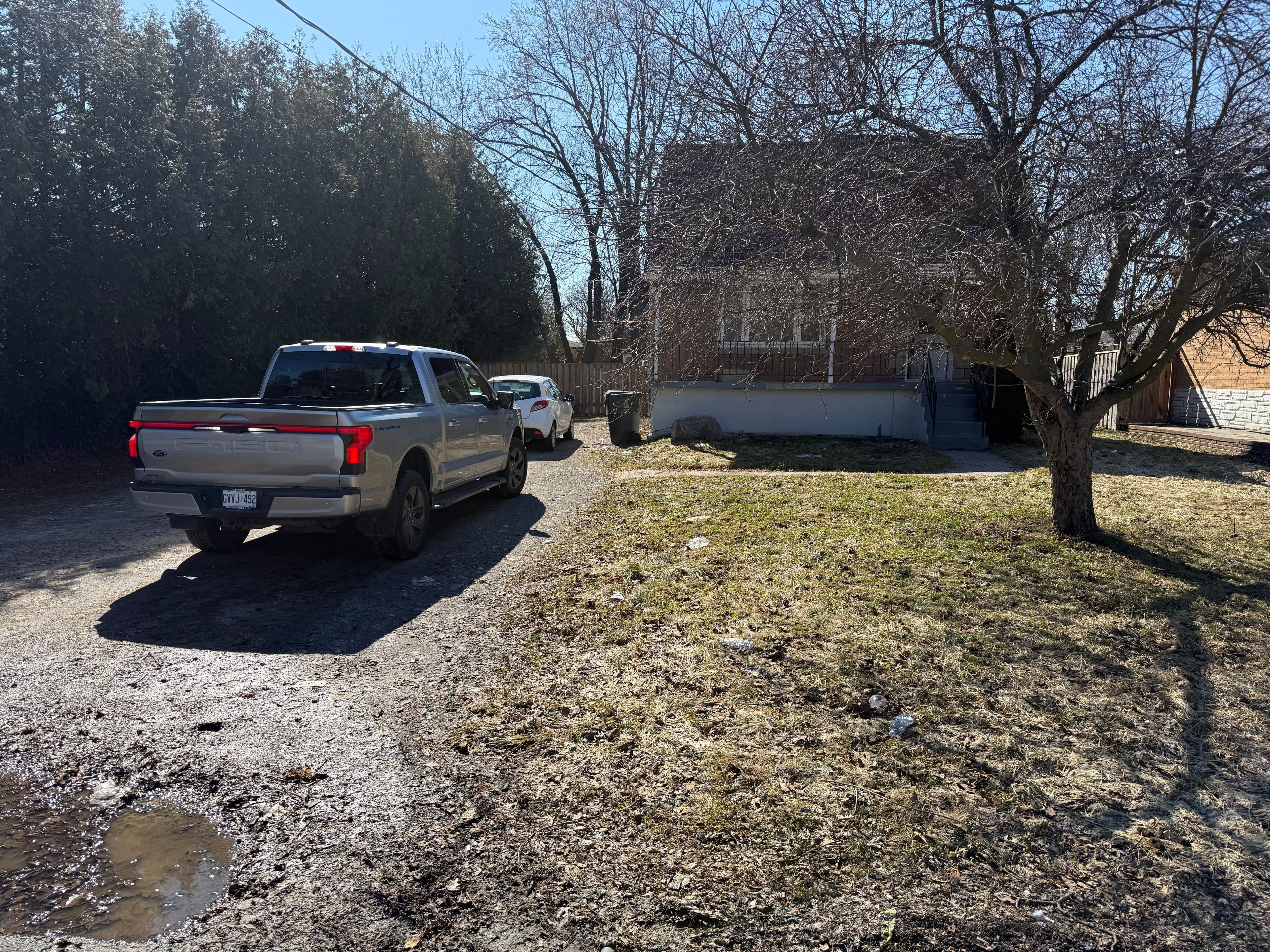 32 Homestead Road Main, Toronto E10, ON M1E 3R9