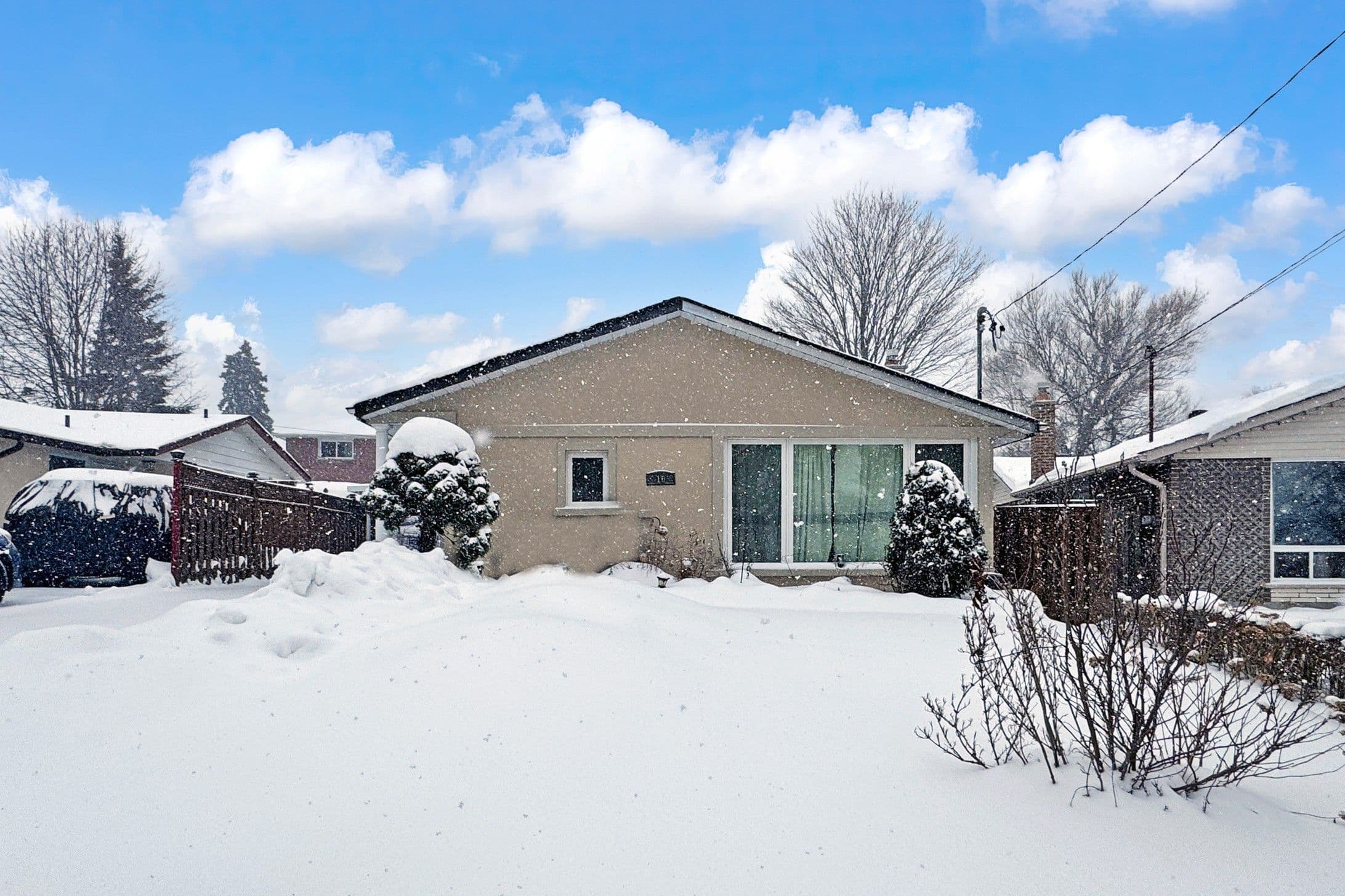 10 Shoreland Crescent B2, Toronto E09, ON M1G 1M5