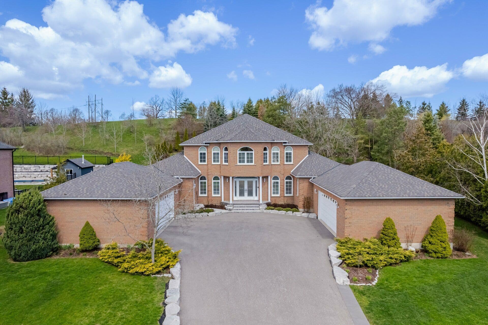 6 Lord Duncan Court, Clarington, ON L1E 1Z5