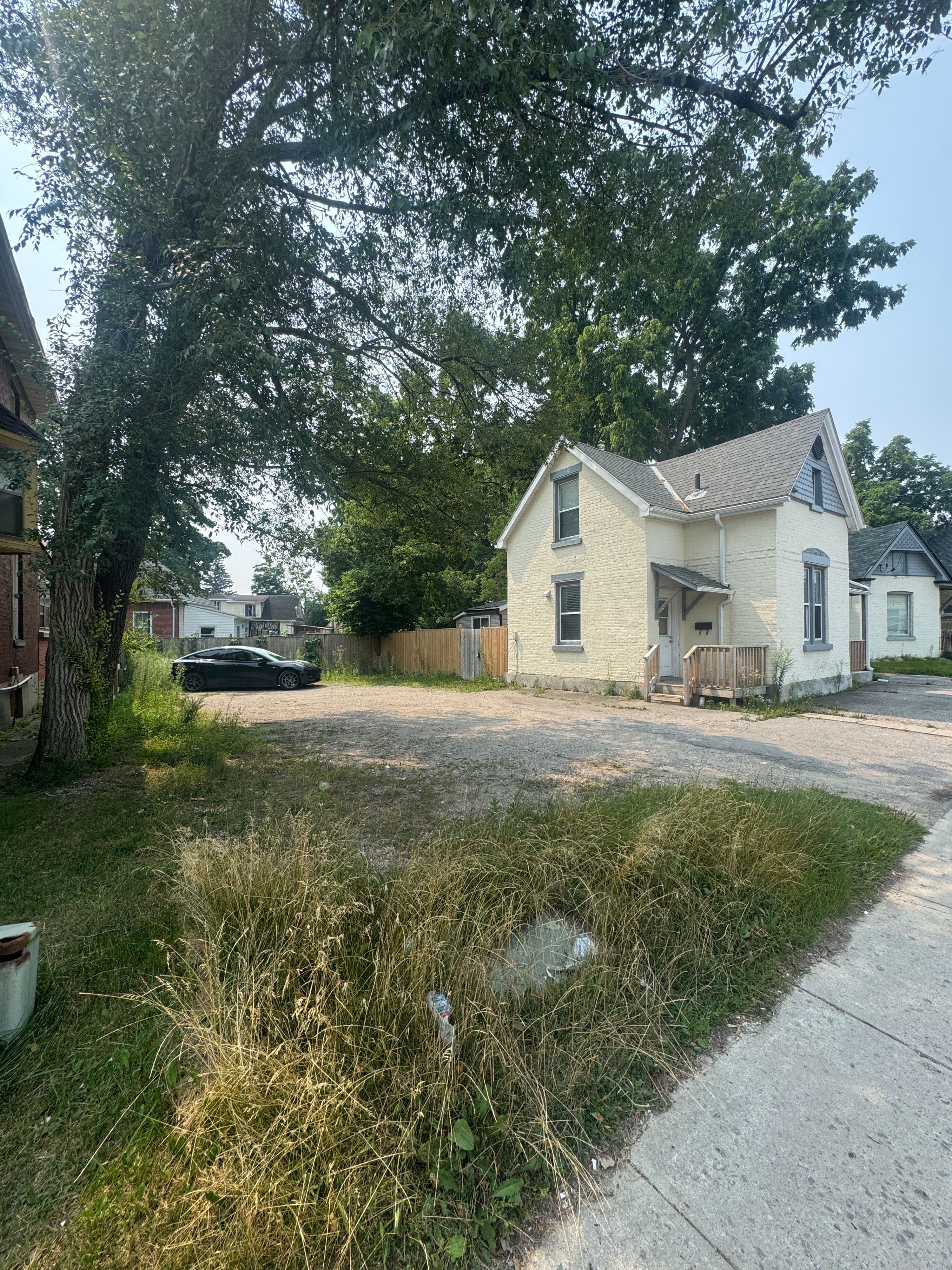 28 OXFORD Street E A, London North, ON N6H 1R3