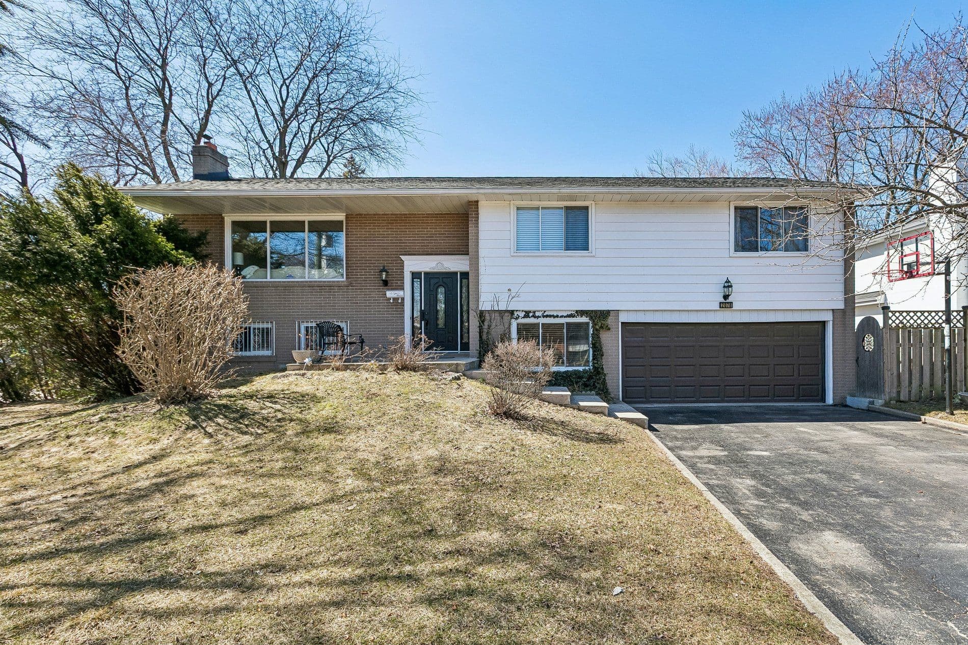2078 Stanfield Road, Mississauga, ON L4Y 1R5
