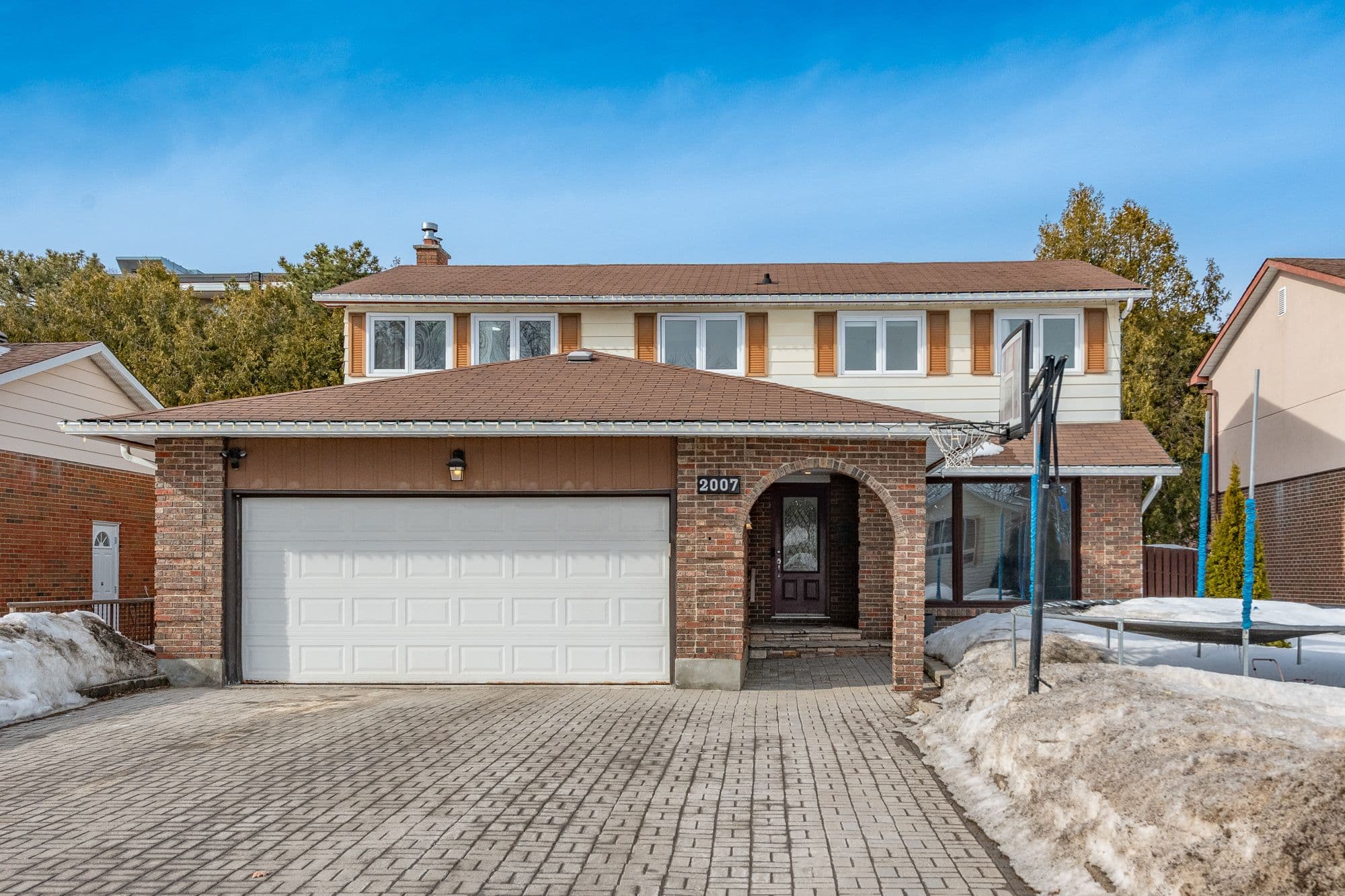 2007 TAWNEY Road, Elmvale Acres and Area, ON K1G 1B5