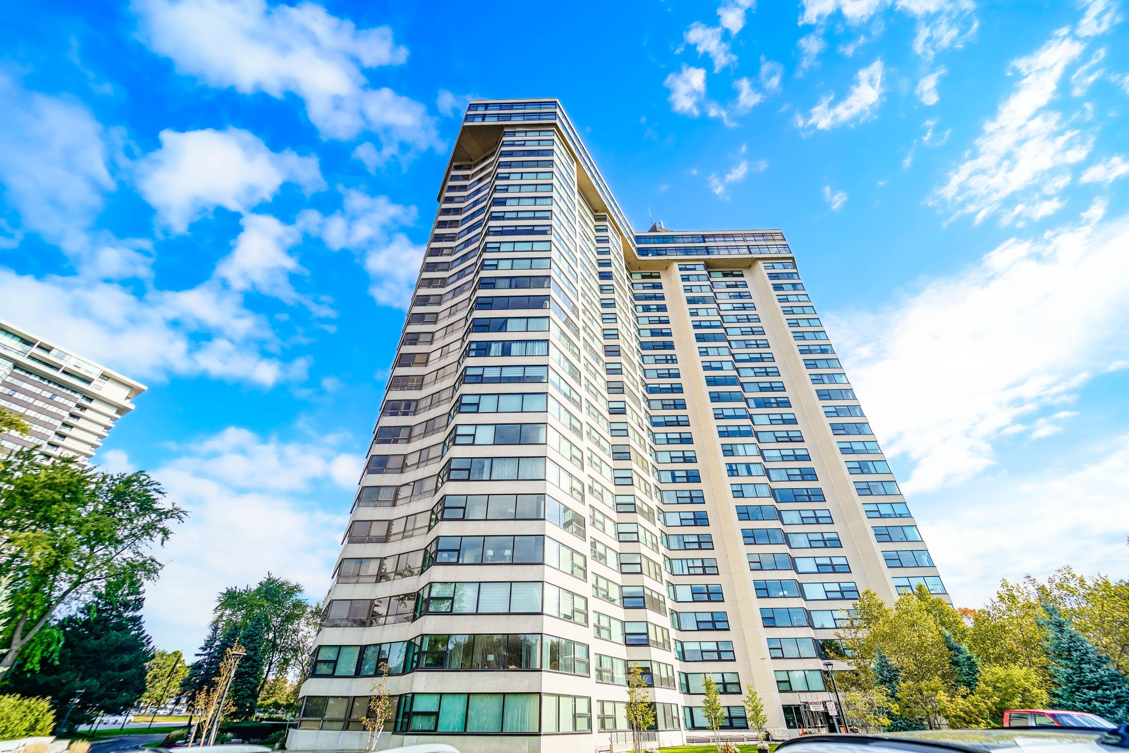 1300 Bloor Street 1709, Mississauga, ON L4Y 3Z2