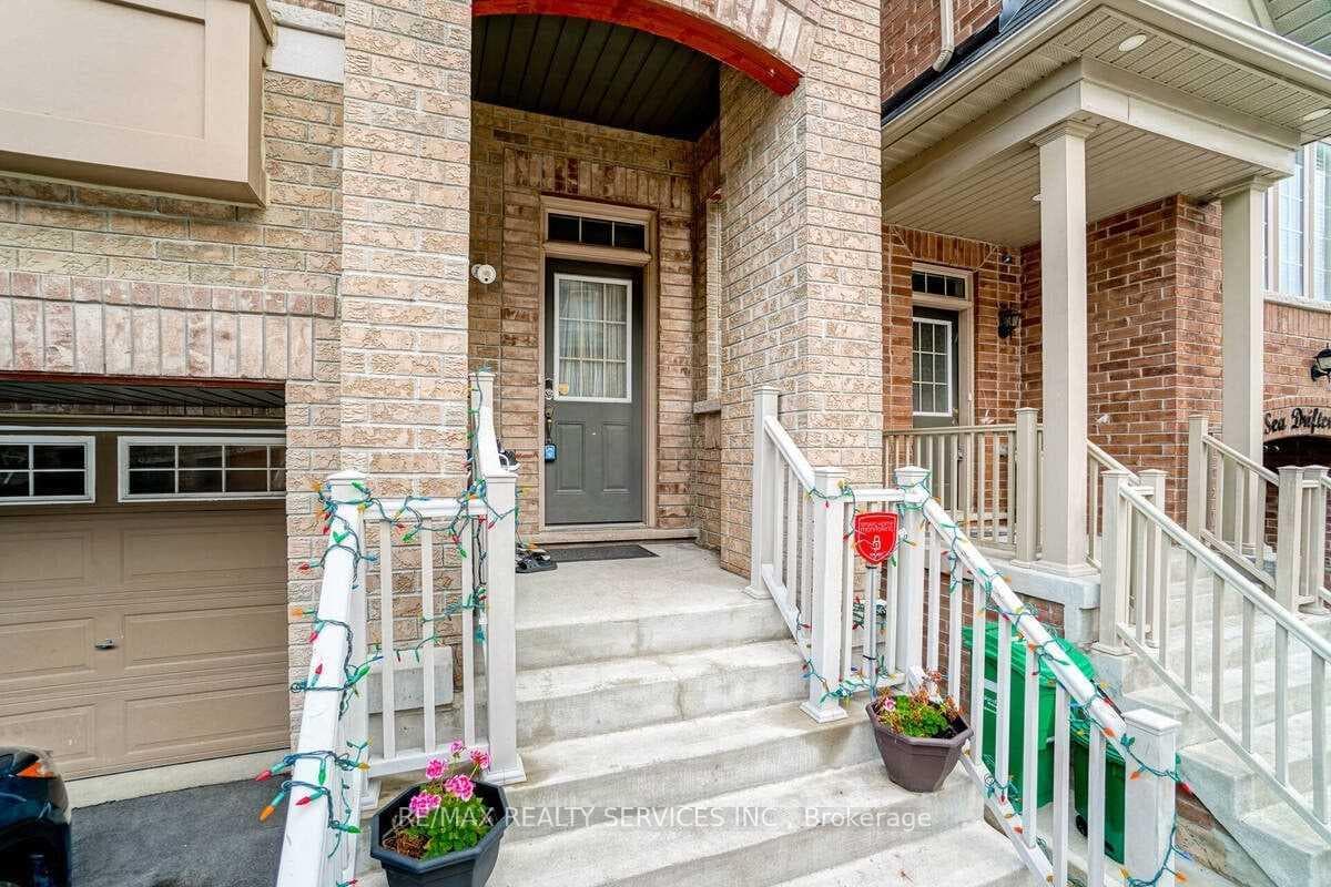 49 Sea Drifter Crescent, Brampton, ON L6P 4B1