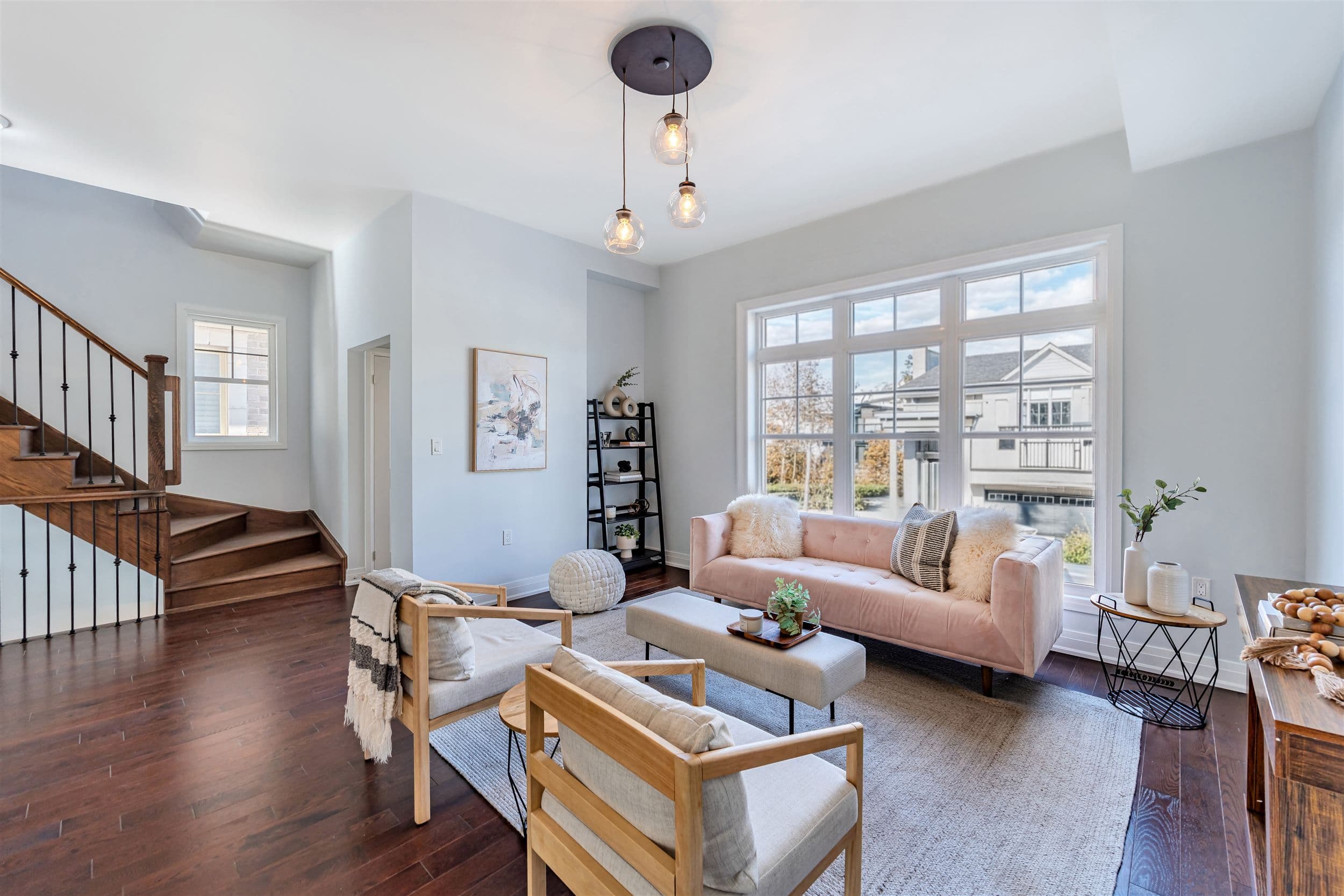 2122 Royal Gala Circle, Mississauga, ON L4Y 1Z2