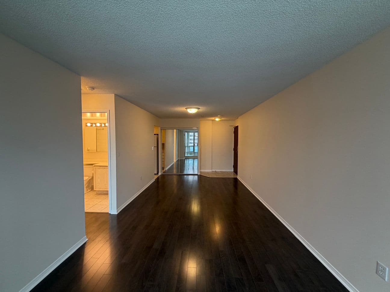 1 Pemberton Avenue 1009, Toronto C14, ON M2M 4L9