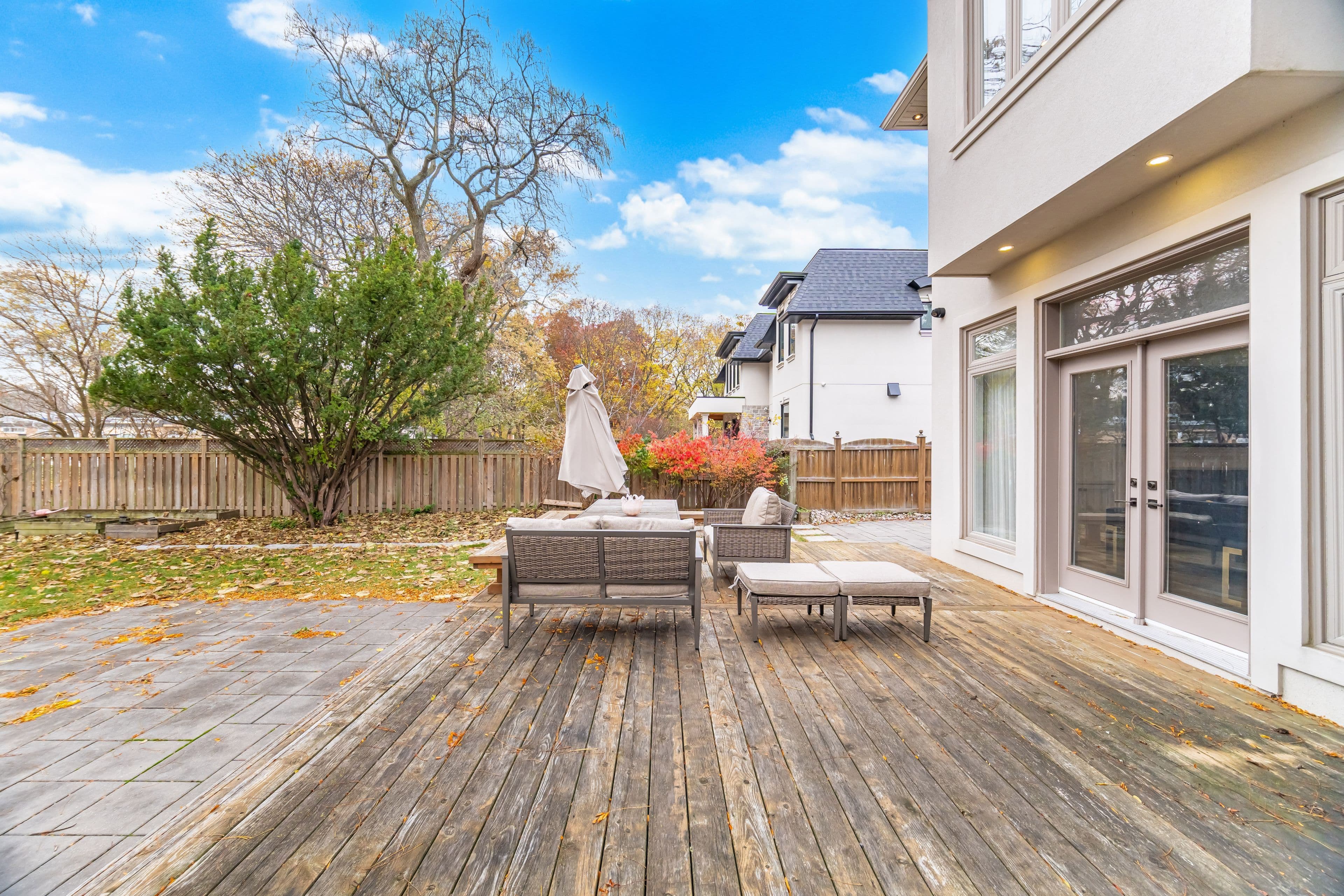 898 Parkland Ave Avenue, Mississauga, ON L5H 3H1