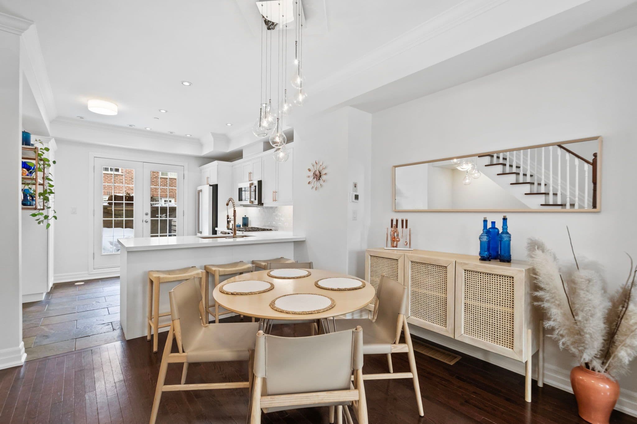 17 Peelar Mews, Toronto W06, ON M8Y 0B1