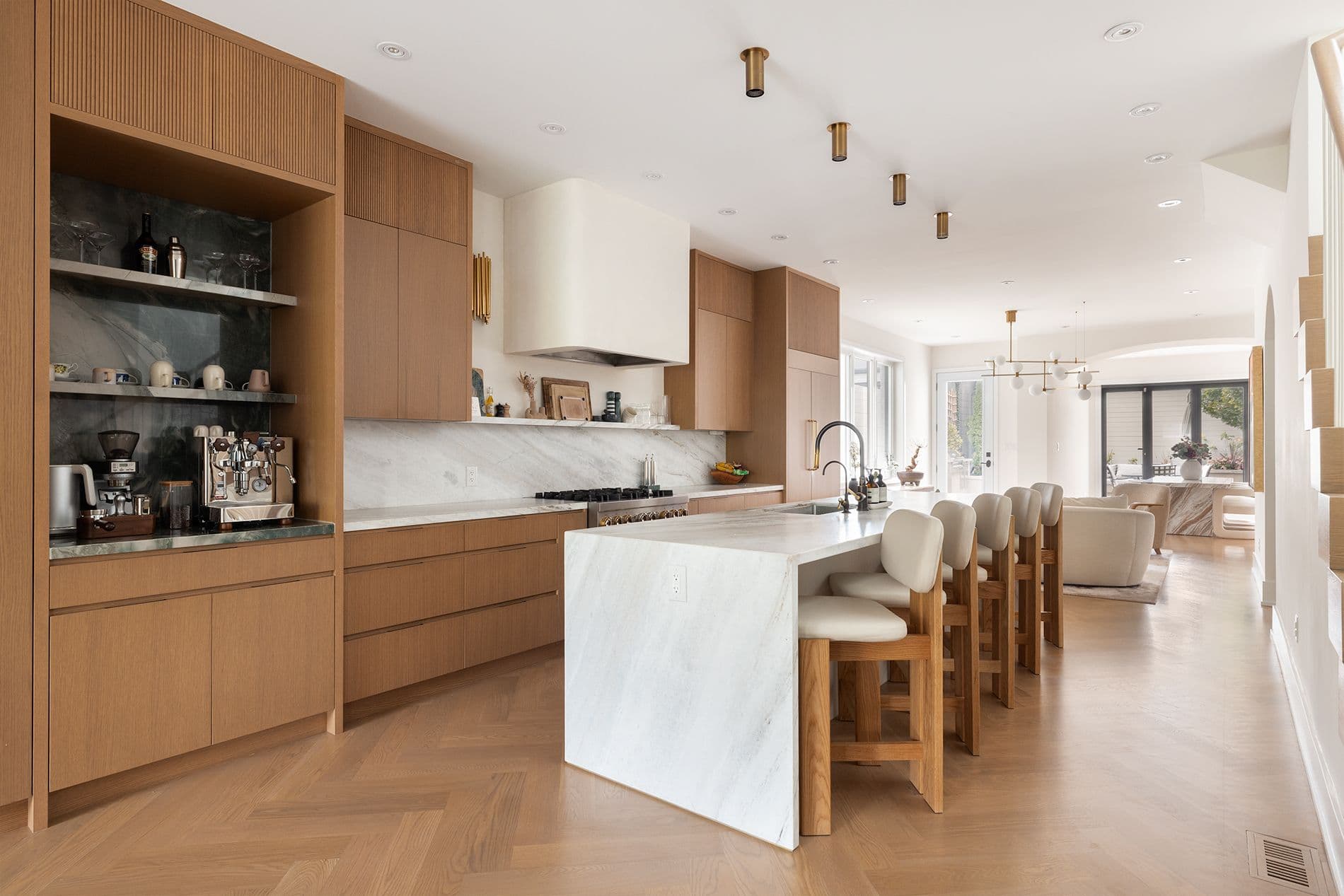 18 Foxley Street, Toronto C01, ON M6J 1R1