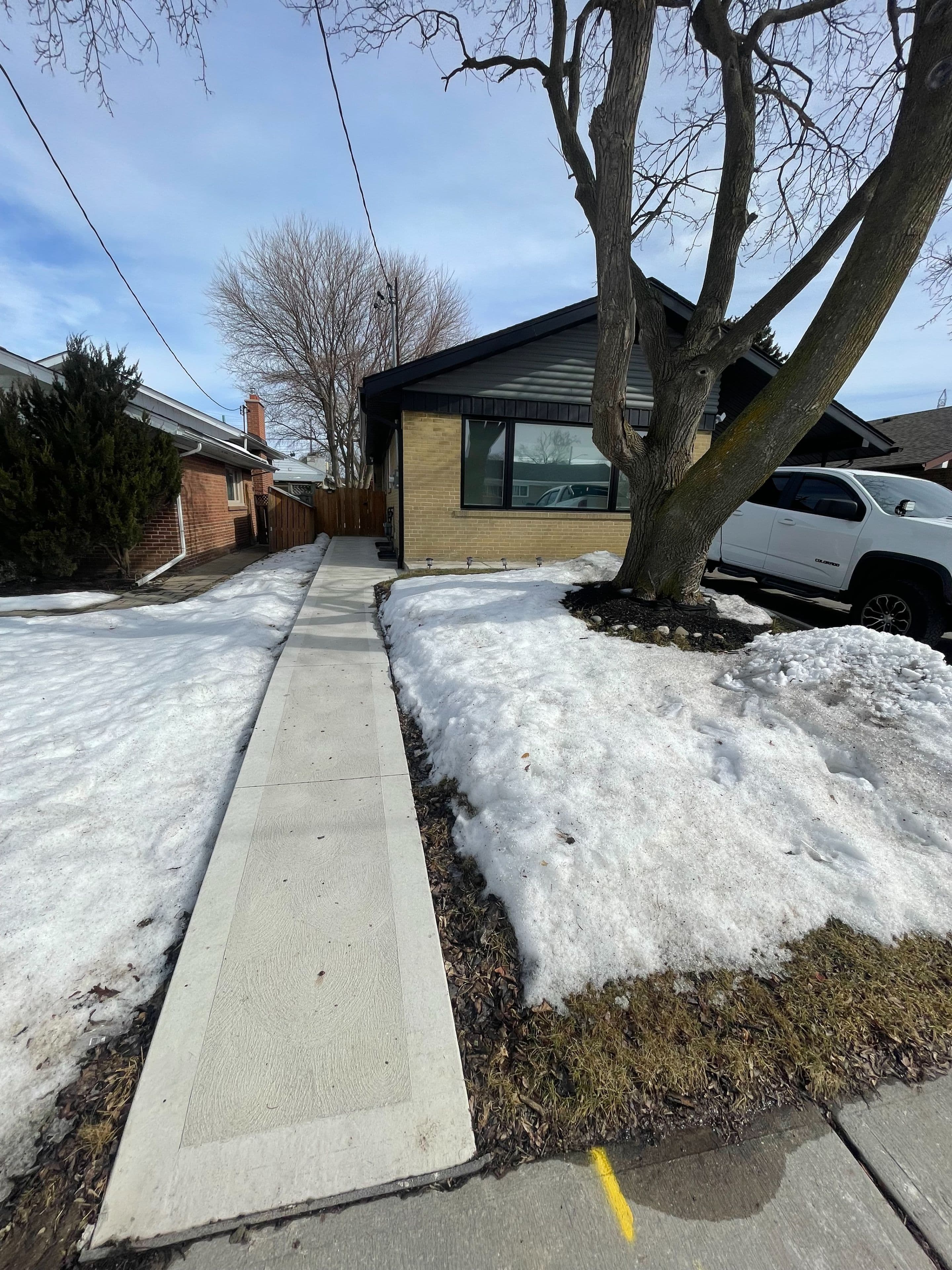 29 Pakenham Drive, Toronto W10, ON M9W 4B2