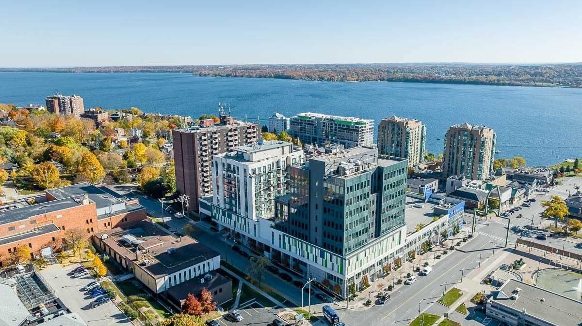 111 Worsley Street PH-12, Barrie, ON L4M 1M1