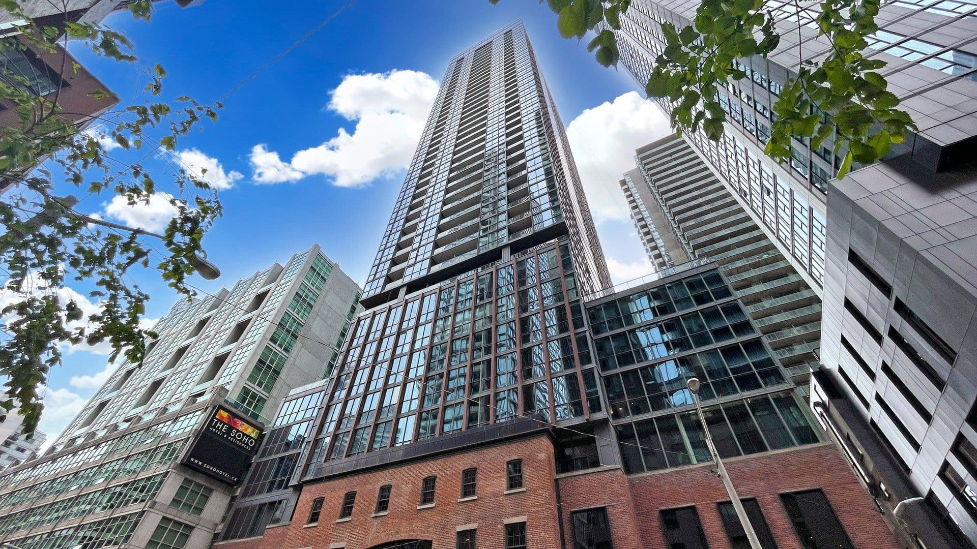 88 Blue Jays Way 2106, Toronto C01, ON M5V 0L7