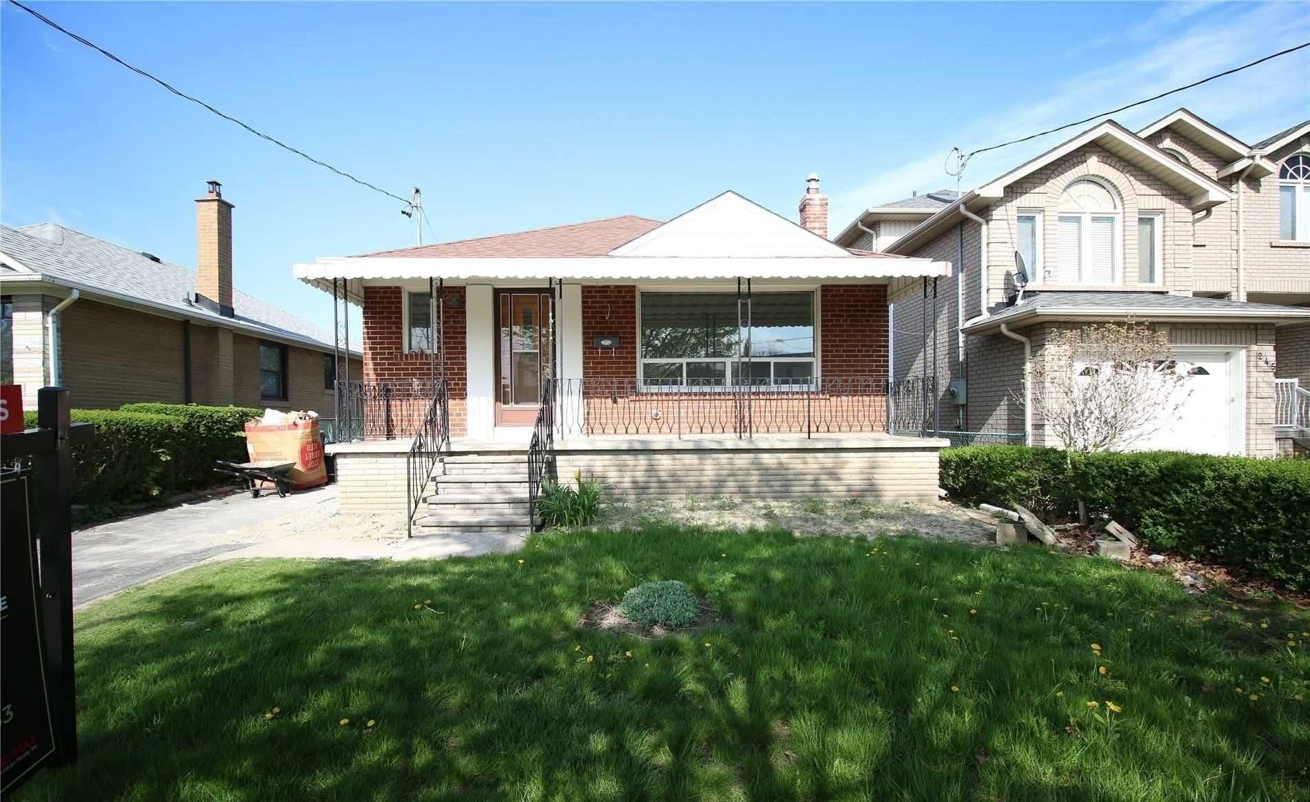 247 Beta Street Main, Toronto W06, ON M8W 4H7