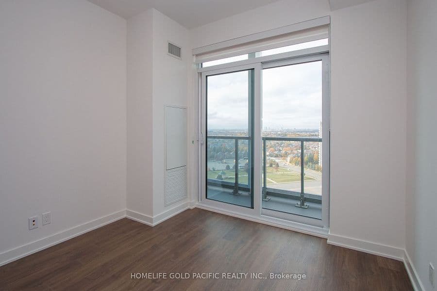 30 Upper Mall Way 1506, Vaughan, ON L4J 0L7