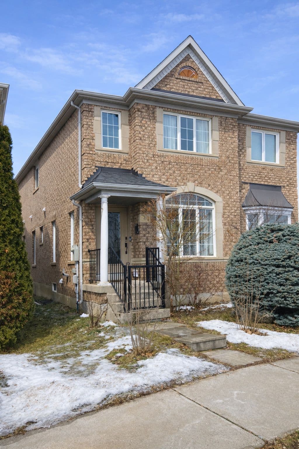 4 Forest Run Boulevard, Vaughan, ON L4K 5J8