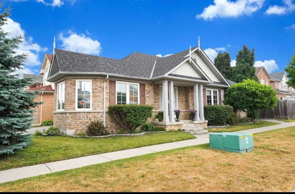 1703 Whitestone Drive S, Oshawa, ON L1K 2X2