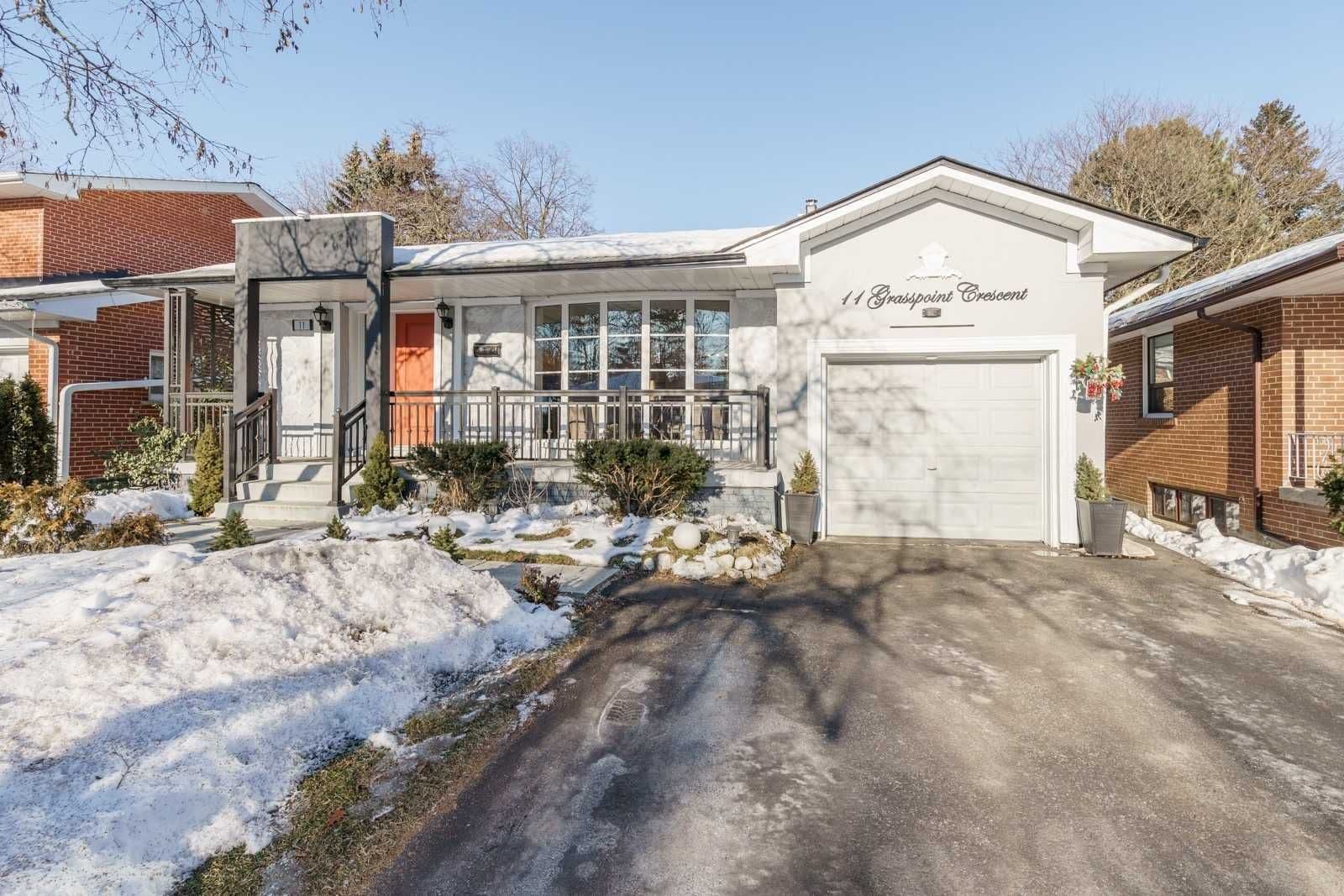 11 Grasspoint Crescent Ground, Toronto W08, ON M9C 2T9
