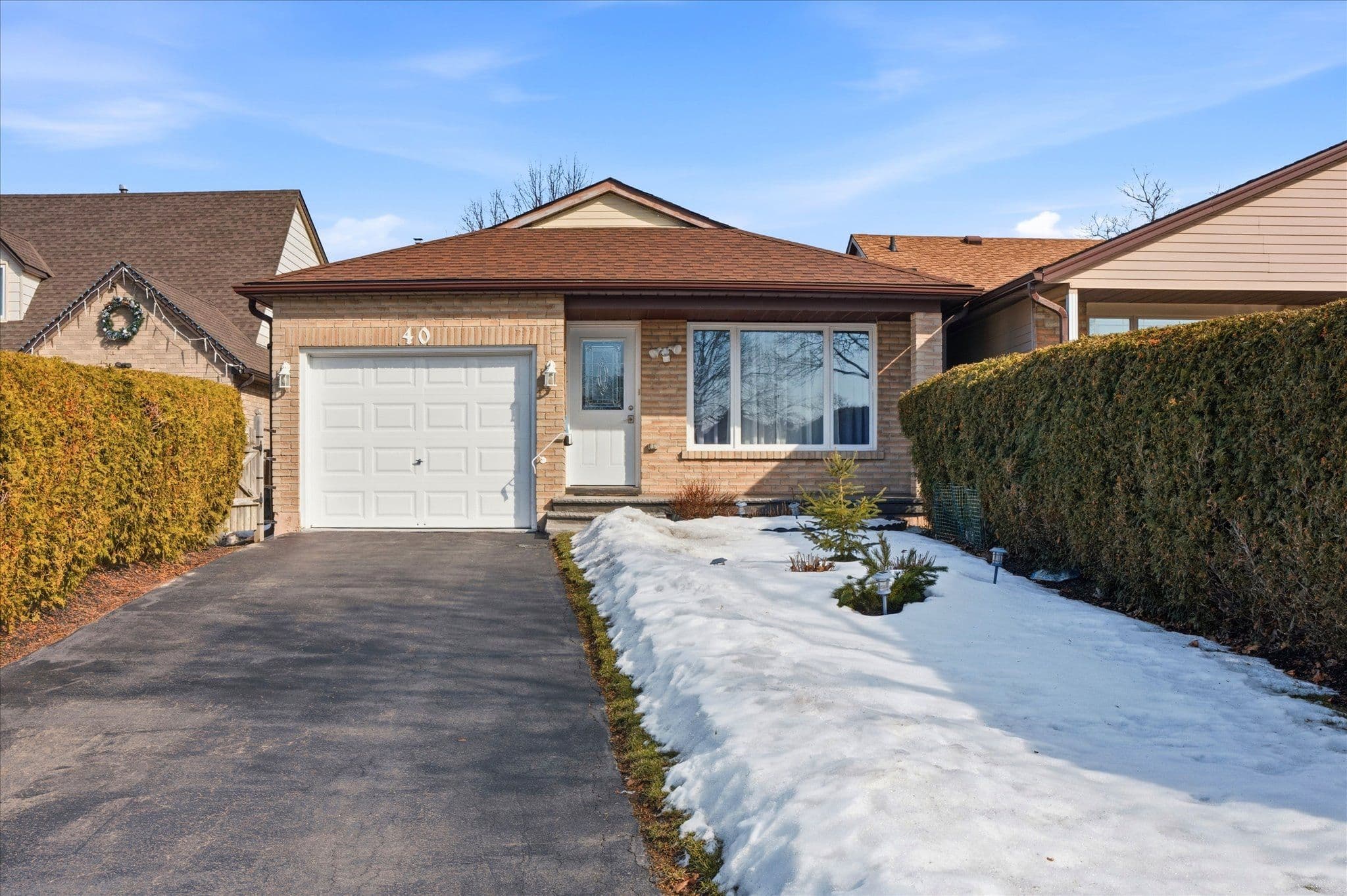 40 Lyton Crescent, Hamilton, ON L8J 2C9