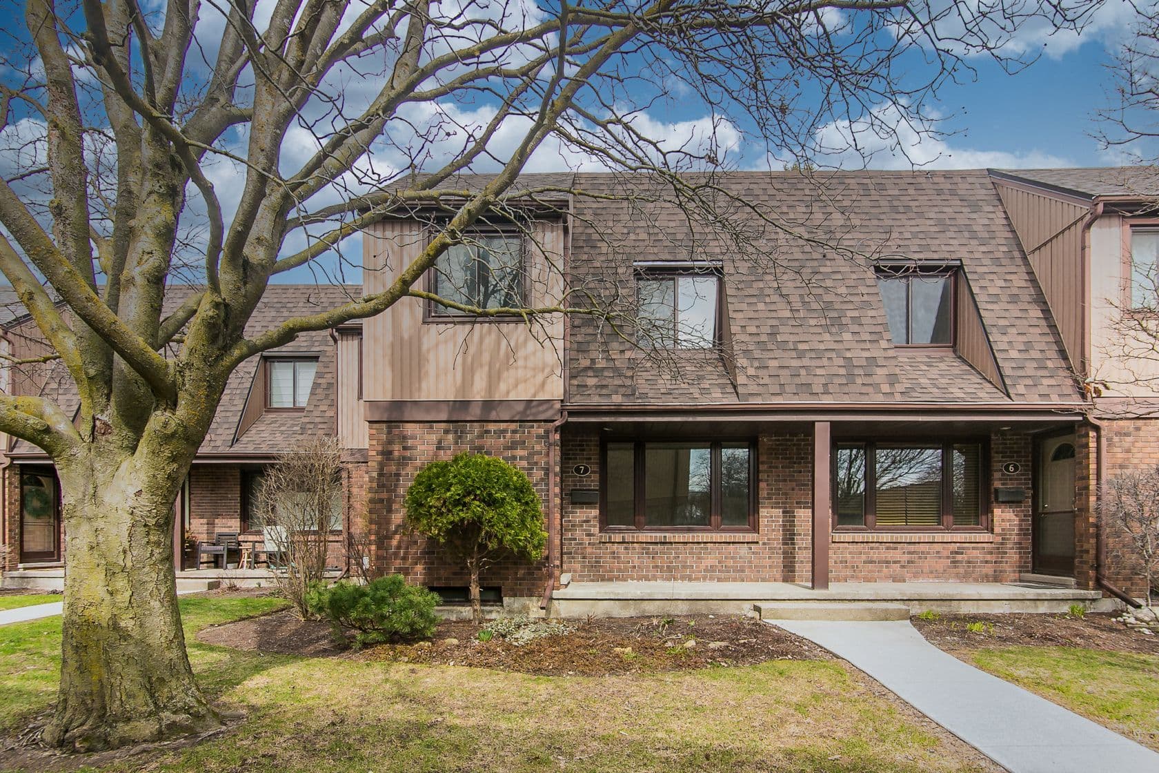 279 Sandowne Drive 7, Waterloo, ON N2K 2C1