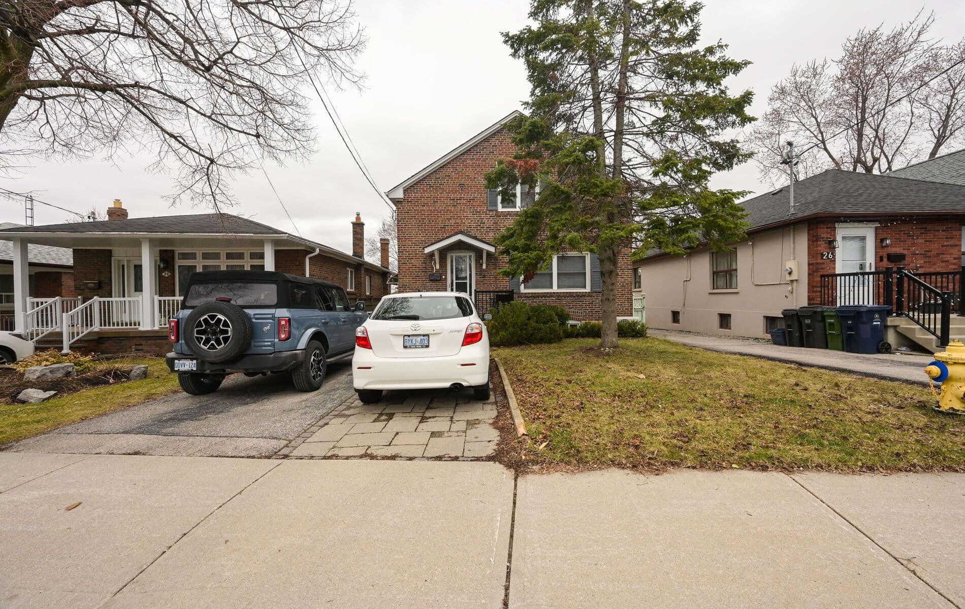 24 Alyward Street Lower, Toronto W04, ON M6M 3L3