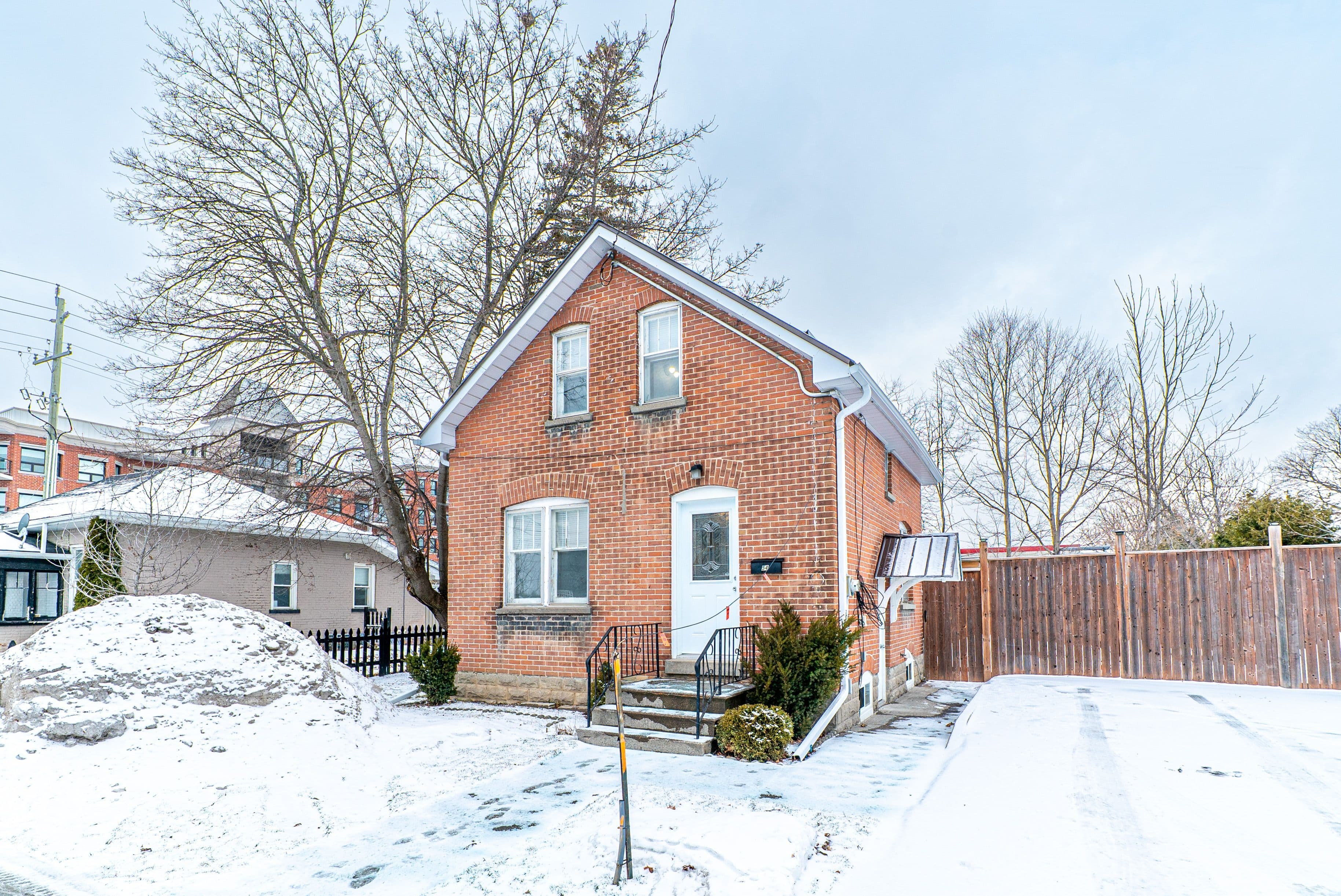 54 Glenelg Street W, Kawartha Lakes, ON K9V 2V2