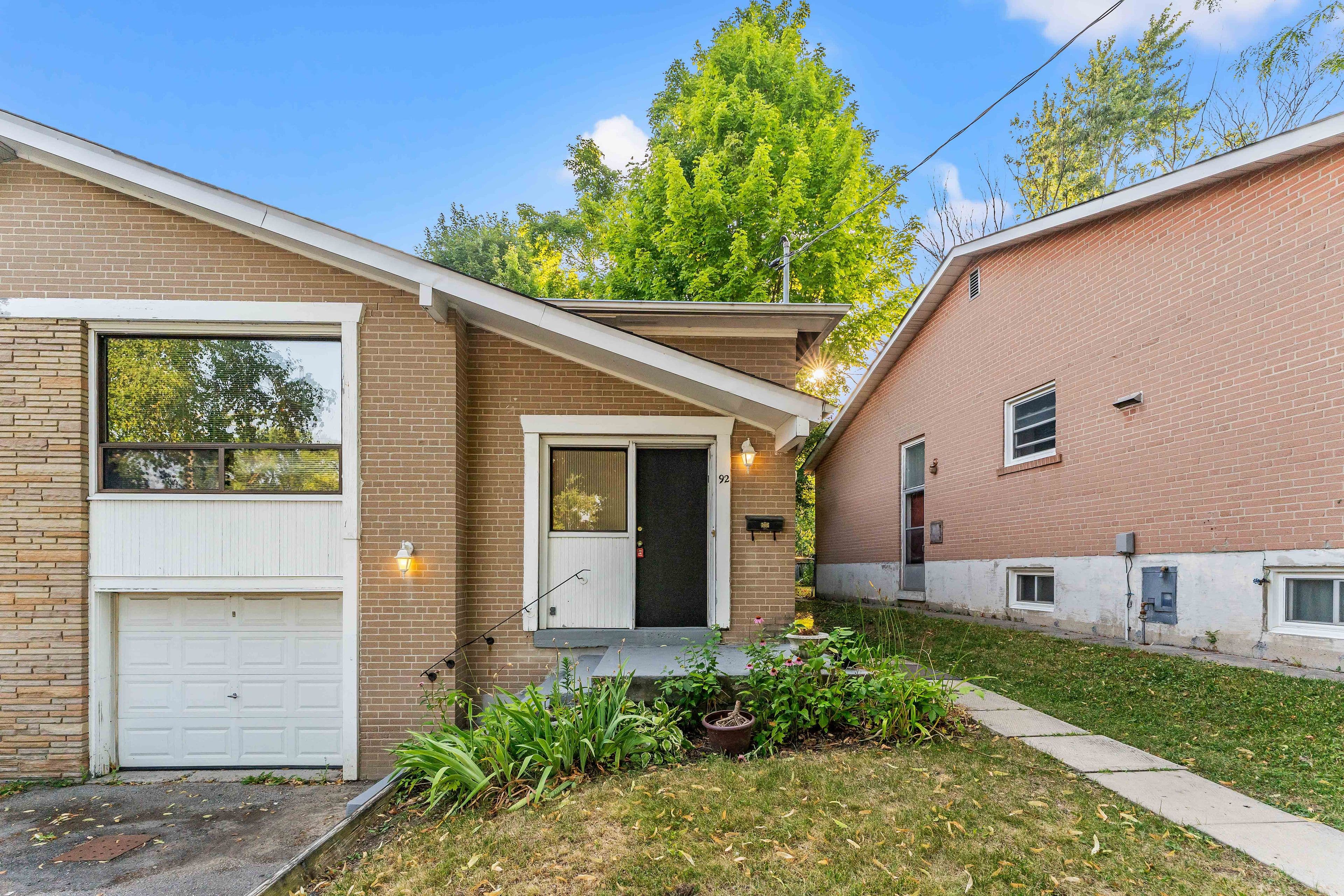92 Elise Terrace, Toronto C07, ON M2R 2X1