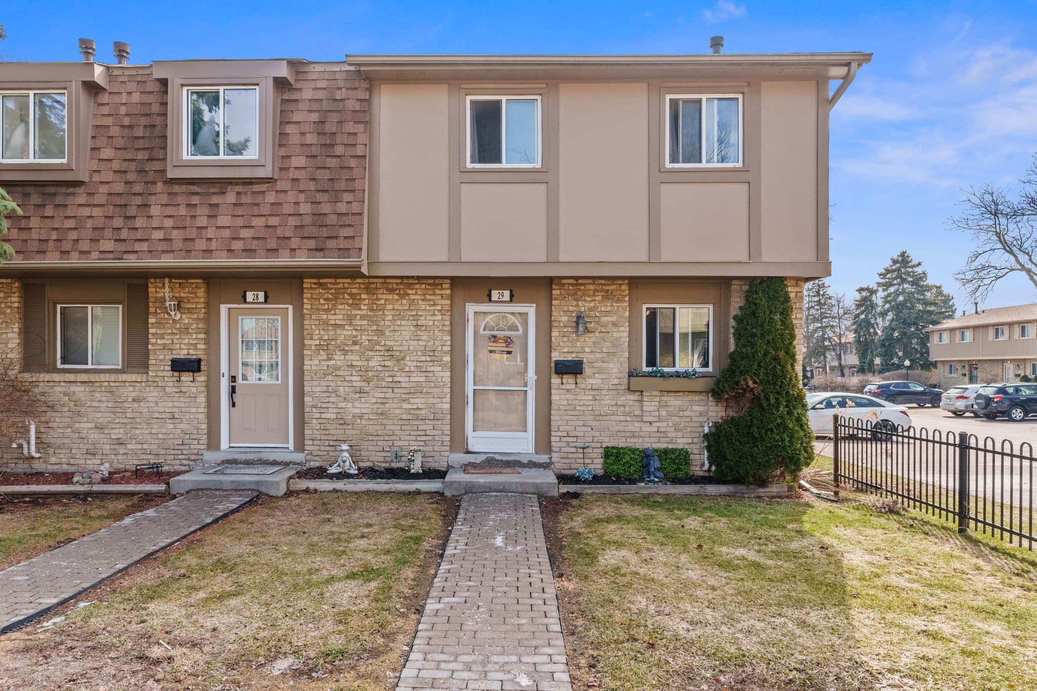 57 Hansen Road N 29, Brampton, ON L6V 3C6
