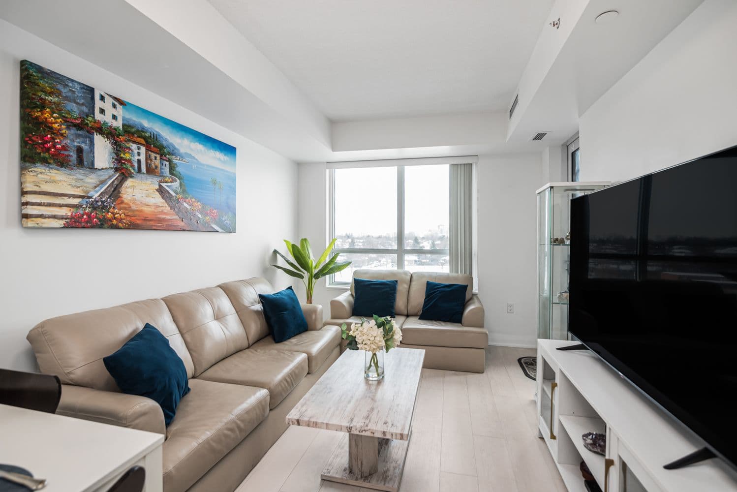 10 Gibbs Road 619, Toronto W08, ON M9B 0E2