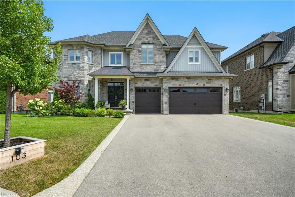 103 Lampman Drive, Grimsby, ON L3M 0E7