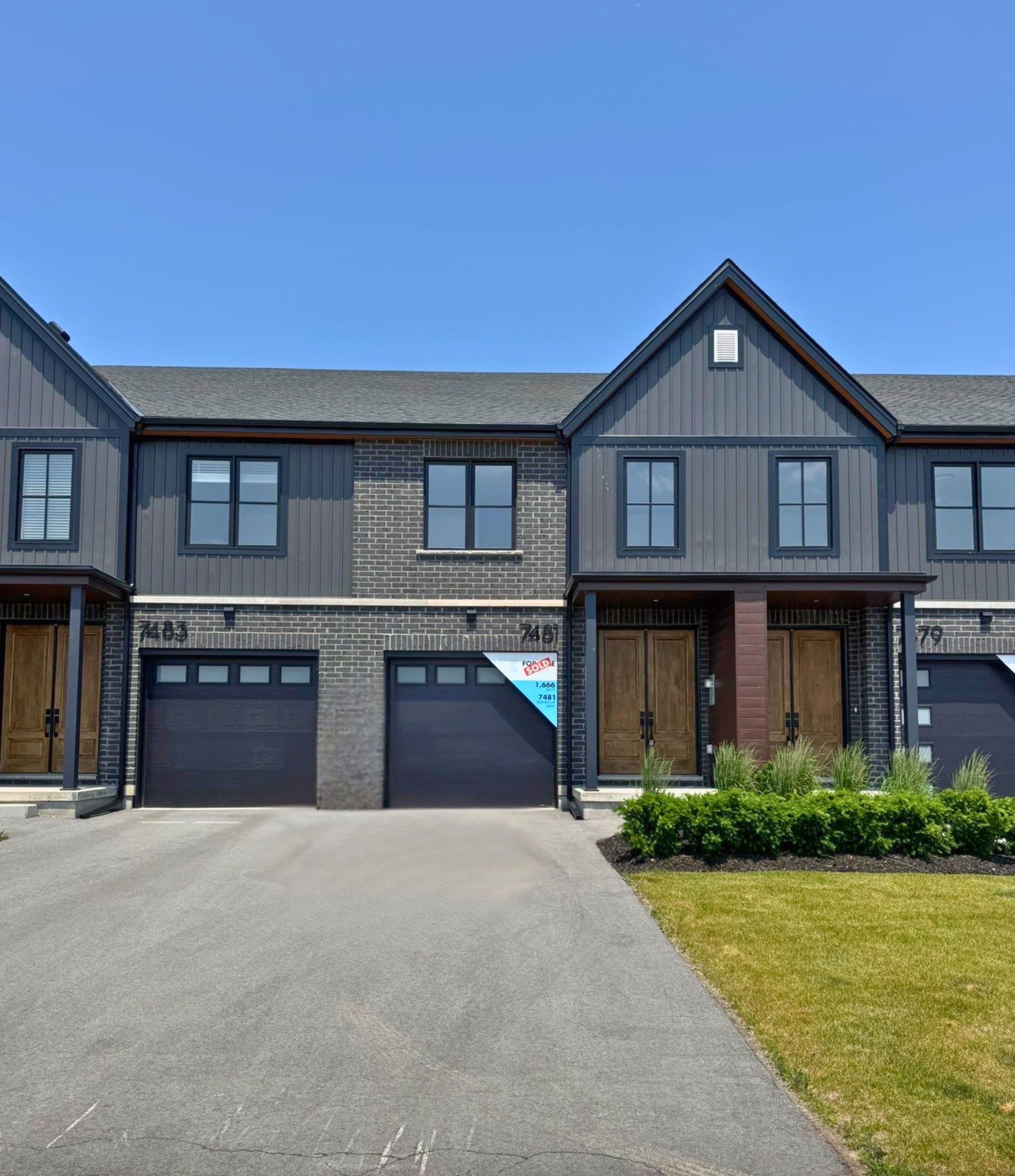 7481 Splendour Drive, Niagara Falls, ON L2H 3V8