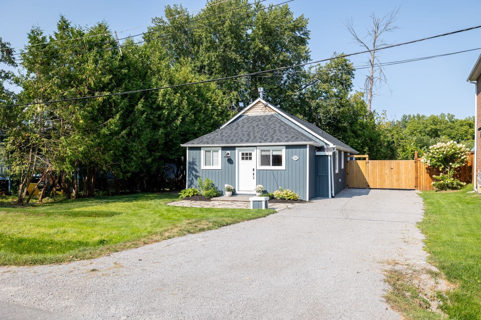 131 Maple Avenue, Georgina, ON L0E 1R0