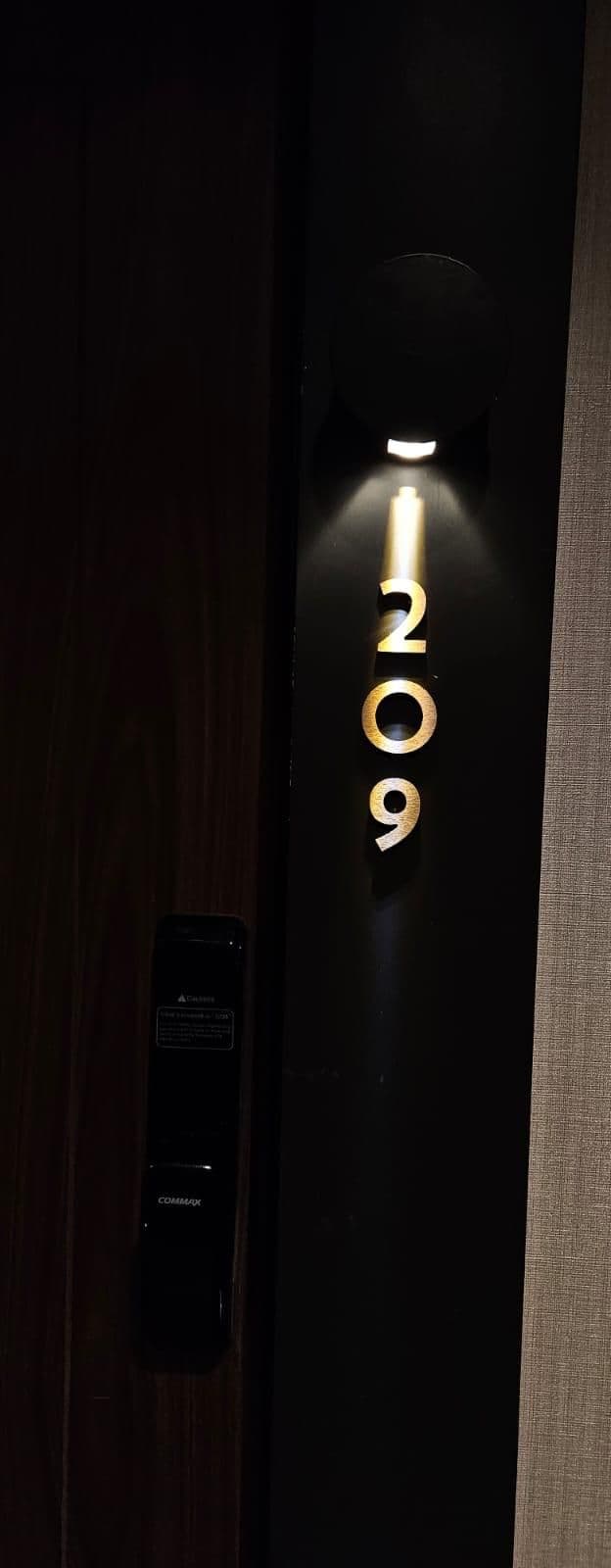 201 Brock Street S 209, Whitby, ON L1N 4K2