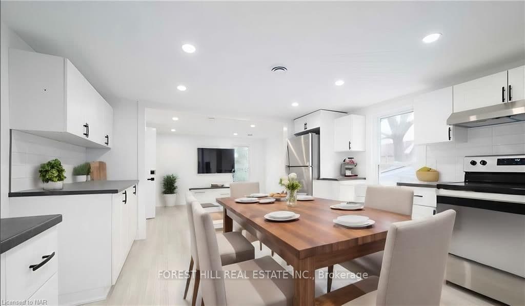 4710 Epworth Circle, Niagara Falls, ON L2E 1C8