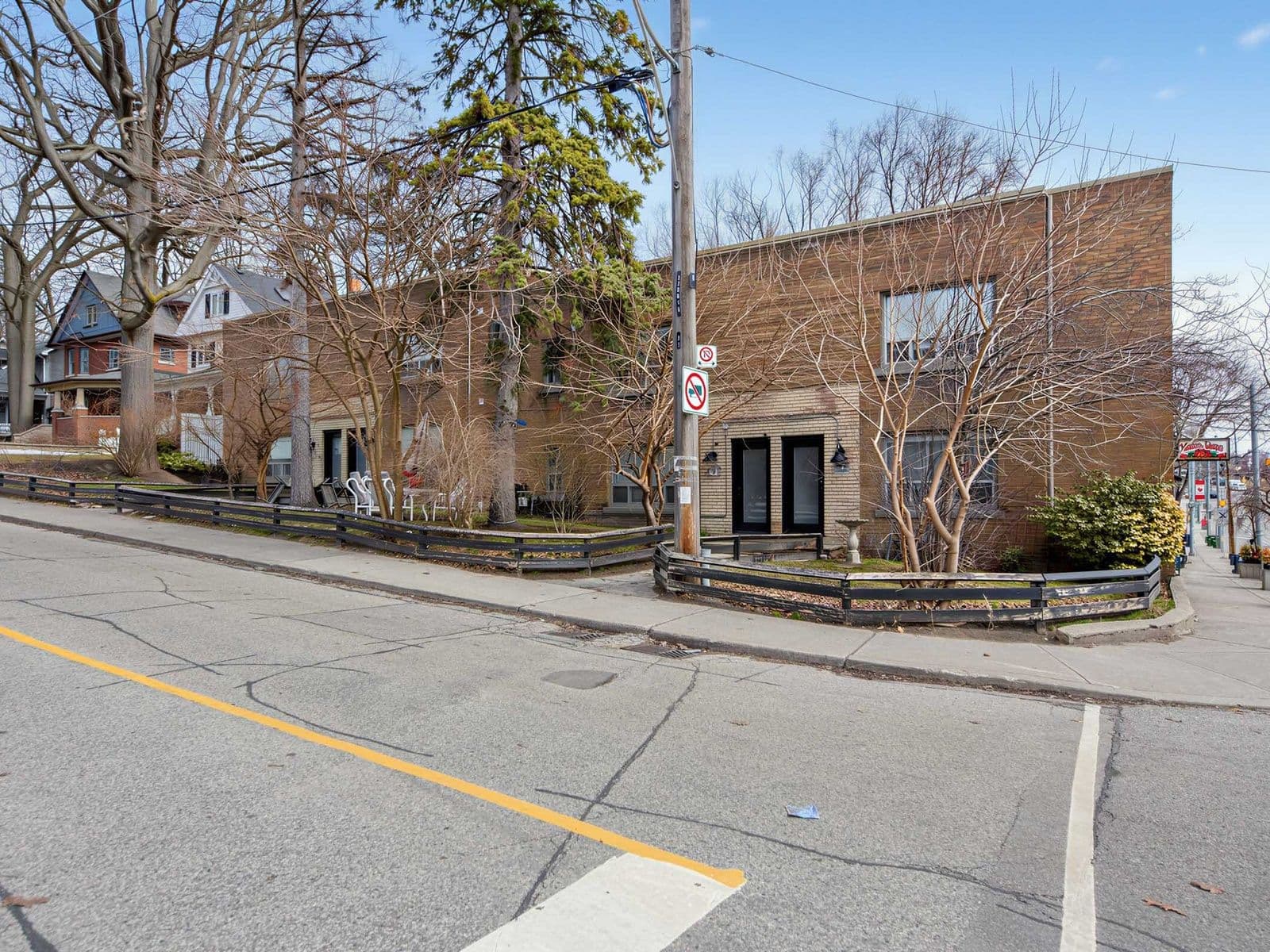 1 Kingswood Road R, Toronto E02, ON M4E 3N4