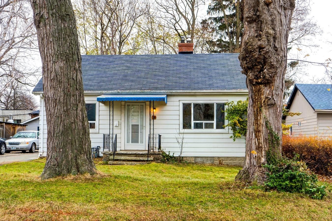 9 Thirty Eighth Street, Toronto W06, ON M8W 3M1