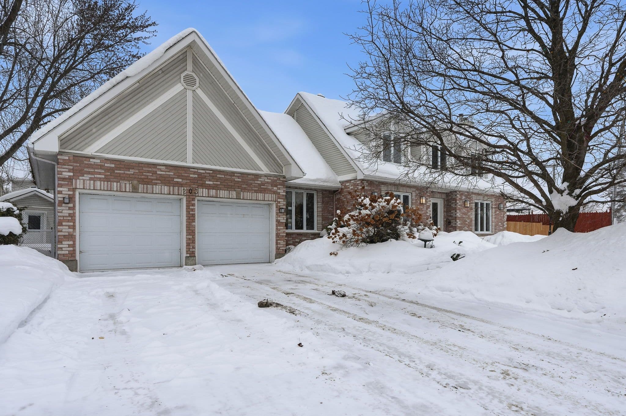 203 Montee Outaouais Road, Clarence-Rockland, ON K4K 1G2