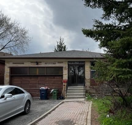 2108 Pharmacy Avenue, Toronto E05, ON M1W 1H8