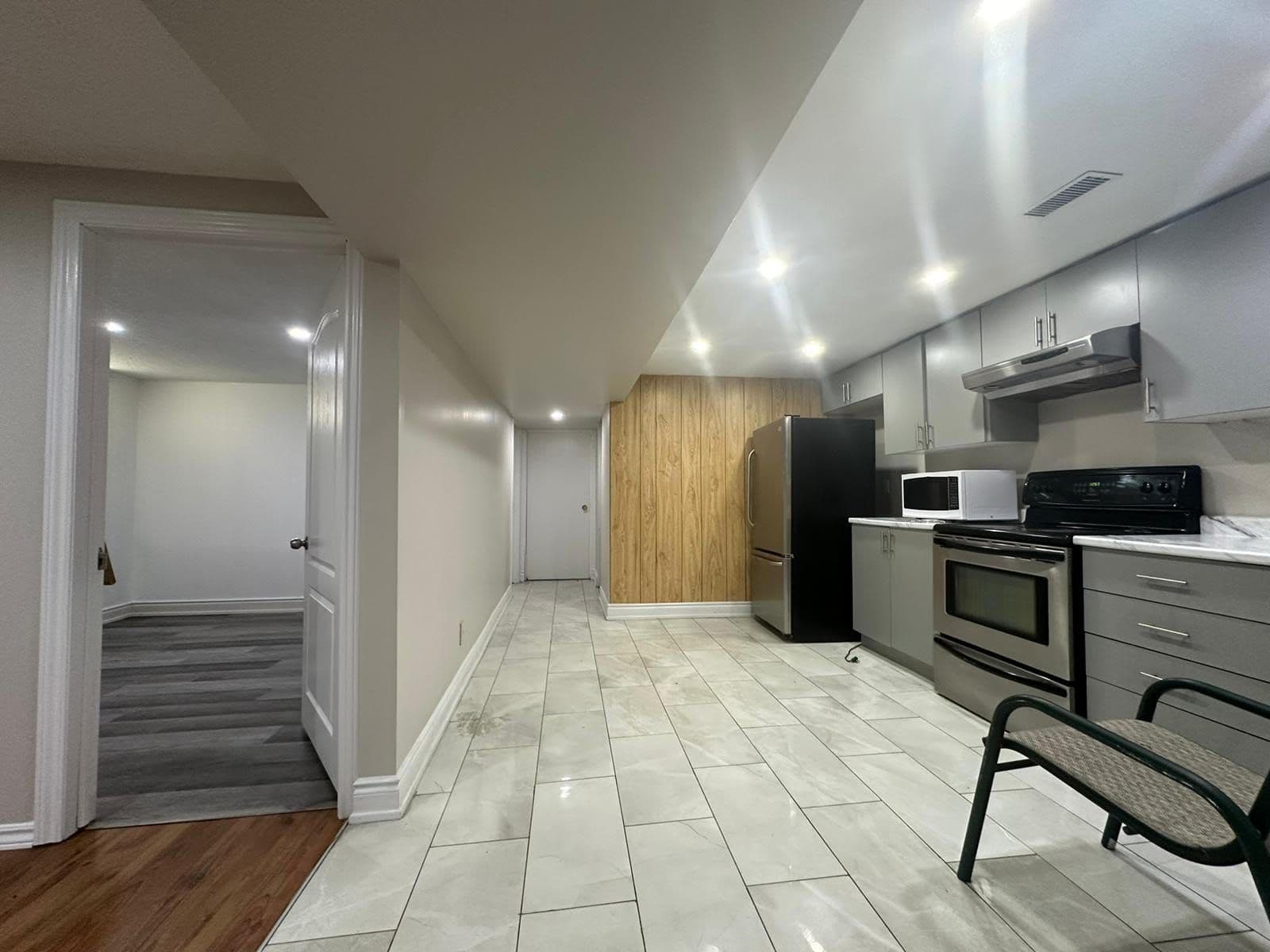 1129 Langs Circle Bsmt, Cambridge, ON N3H 5E6