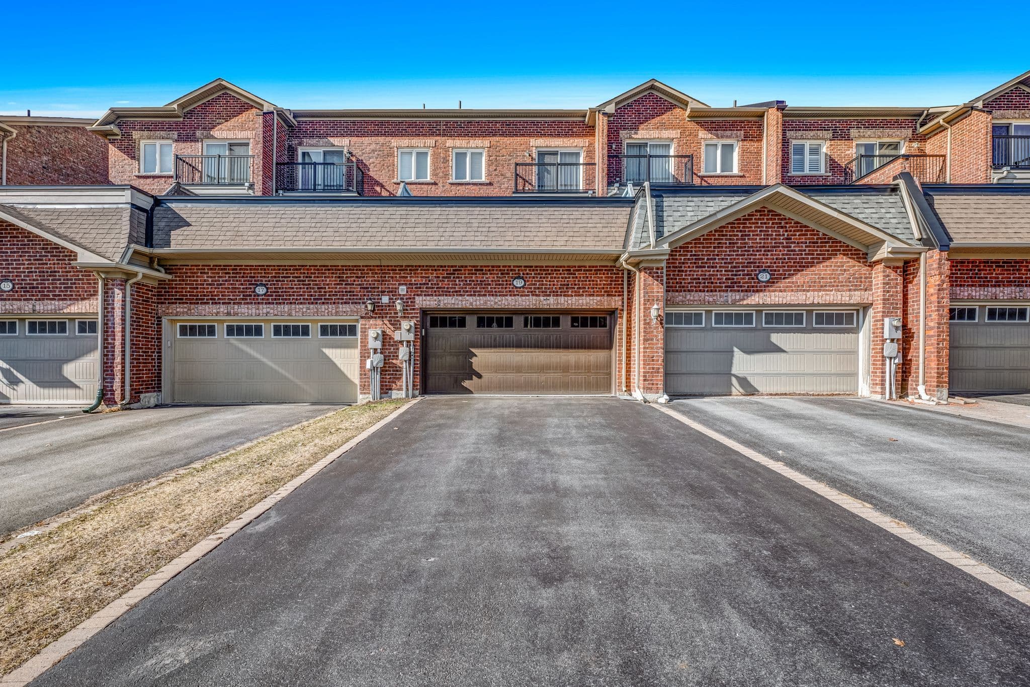 19 Earnshaw Drive, Markham, ON L6C 0E4